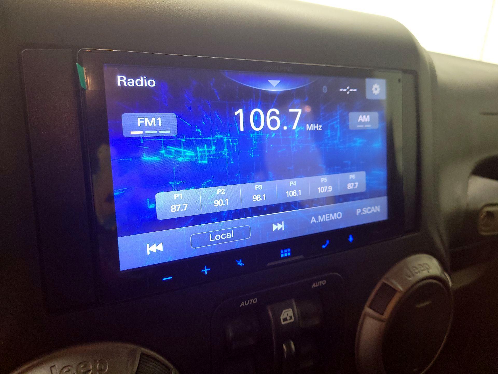 Thumbnail: 2017 Jeep Wrangler - 13