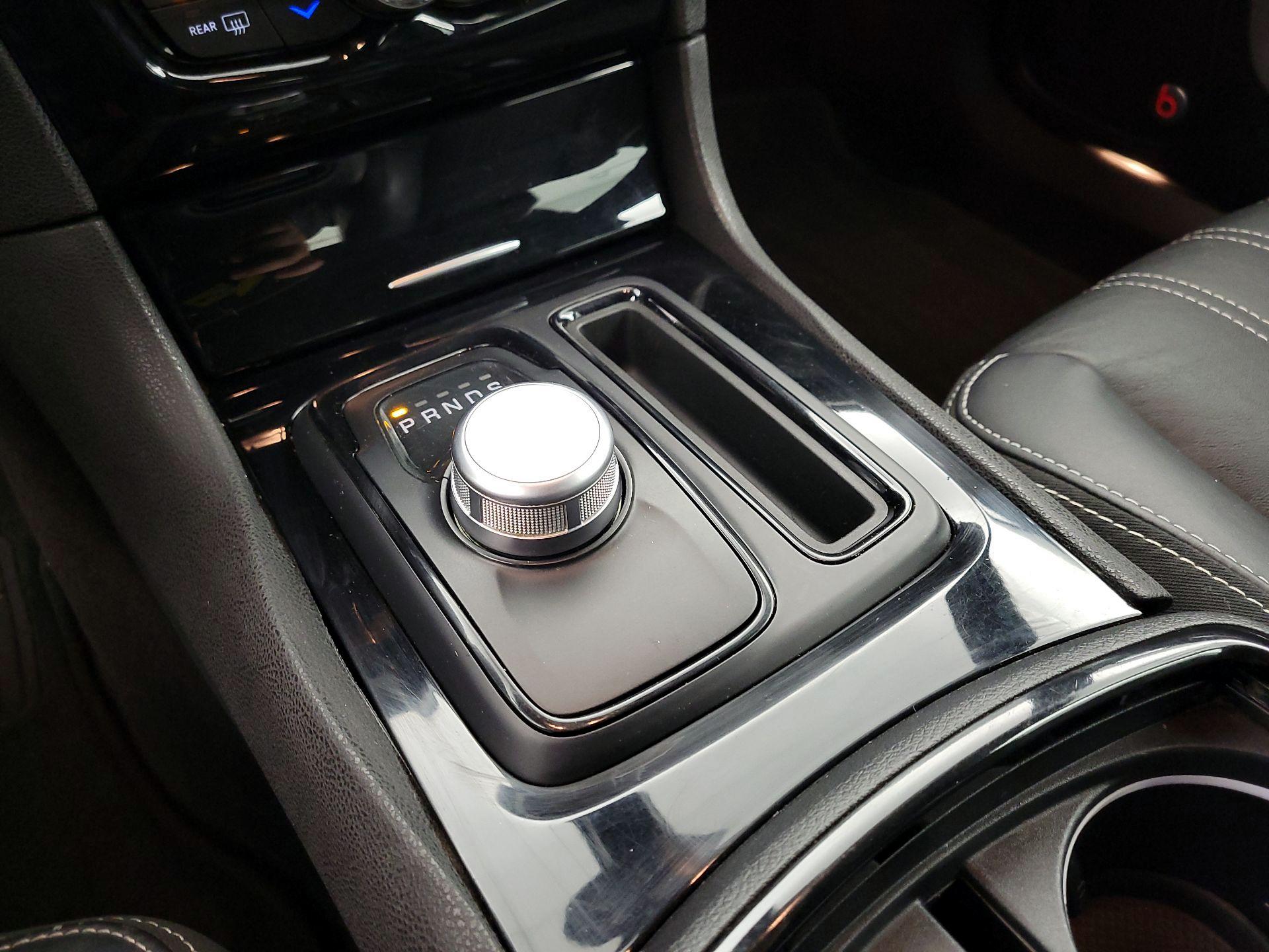 Thumbnail: 2018 Chrysler 300 - 18