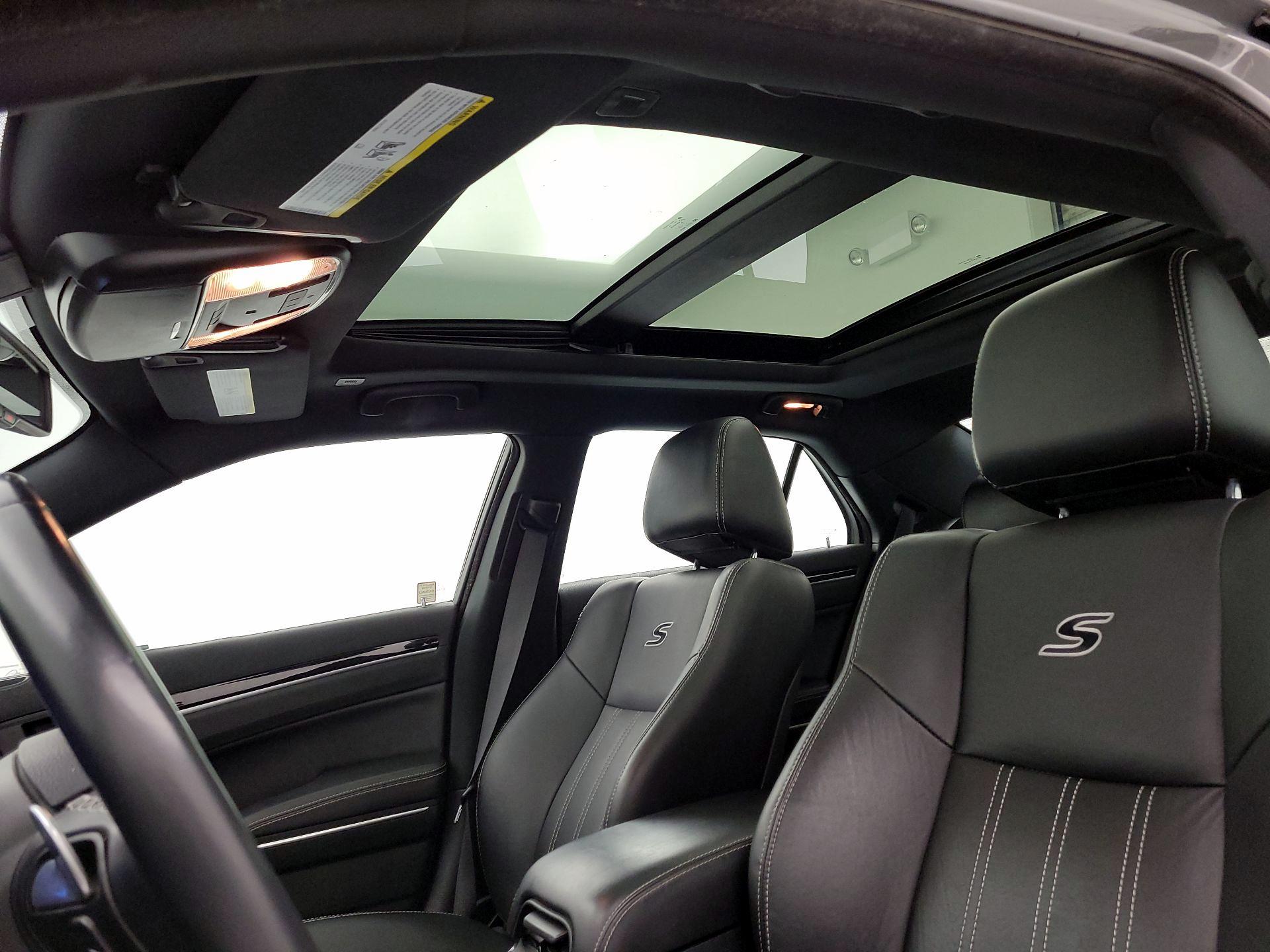 Thumbnail: 2018 Chrysler 300 - 20