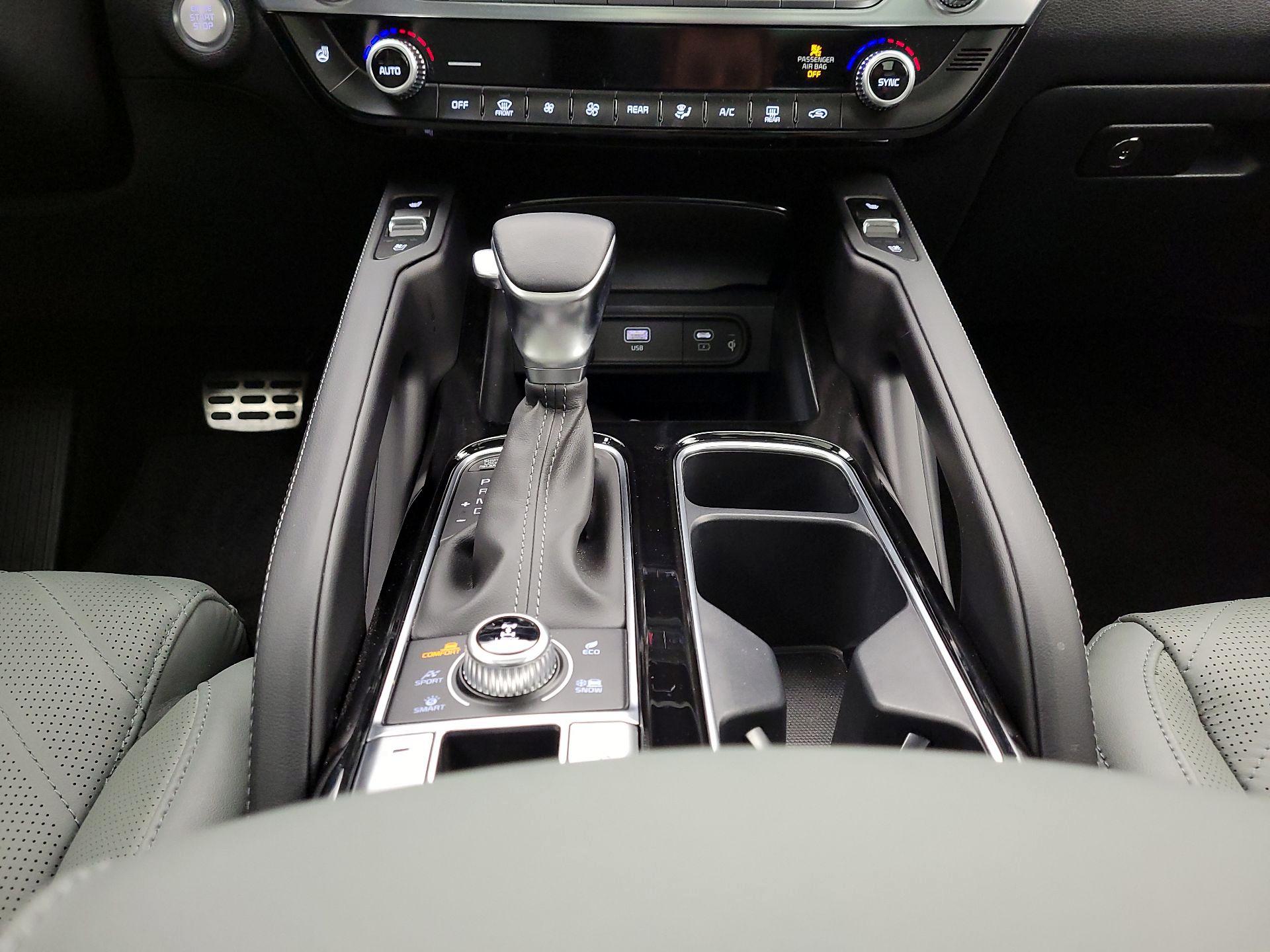 Thumbnail: 2024 Kia Telluride - 18