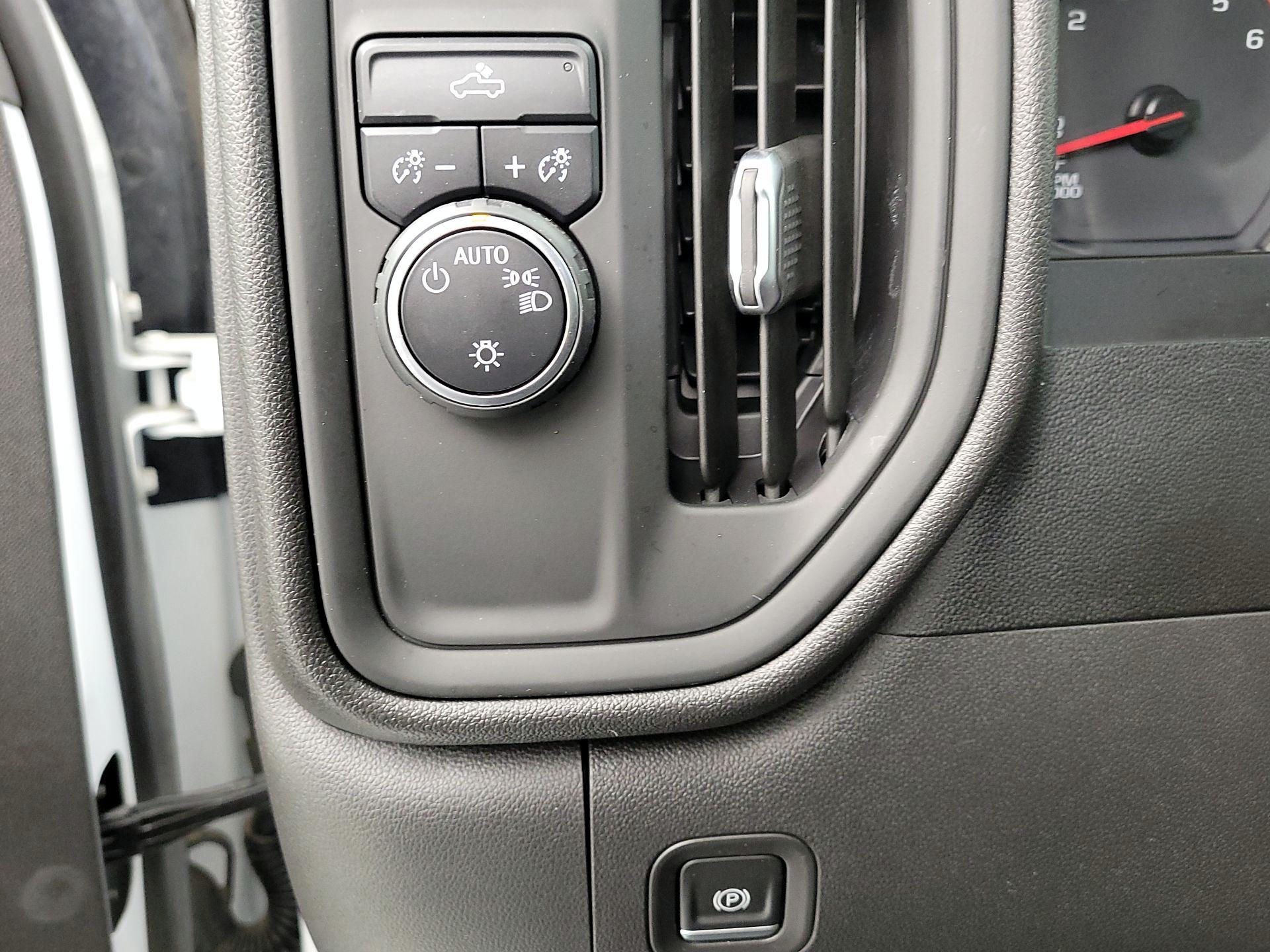 Thumbnail: 2021 Chevrolet Silverado 1500 - 13