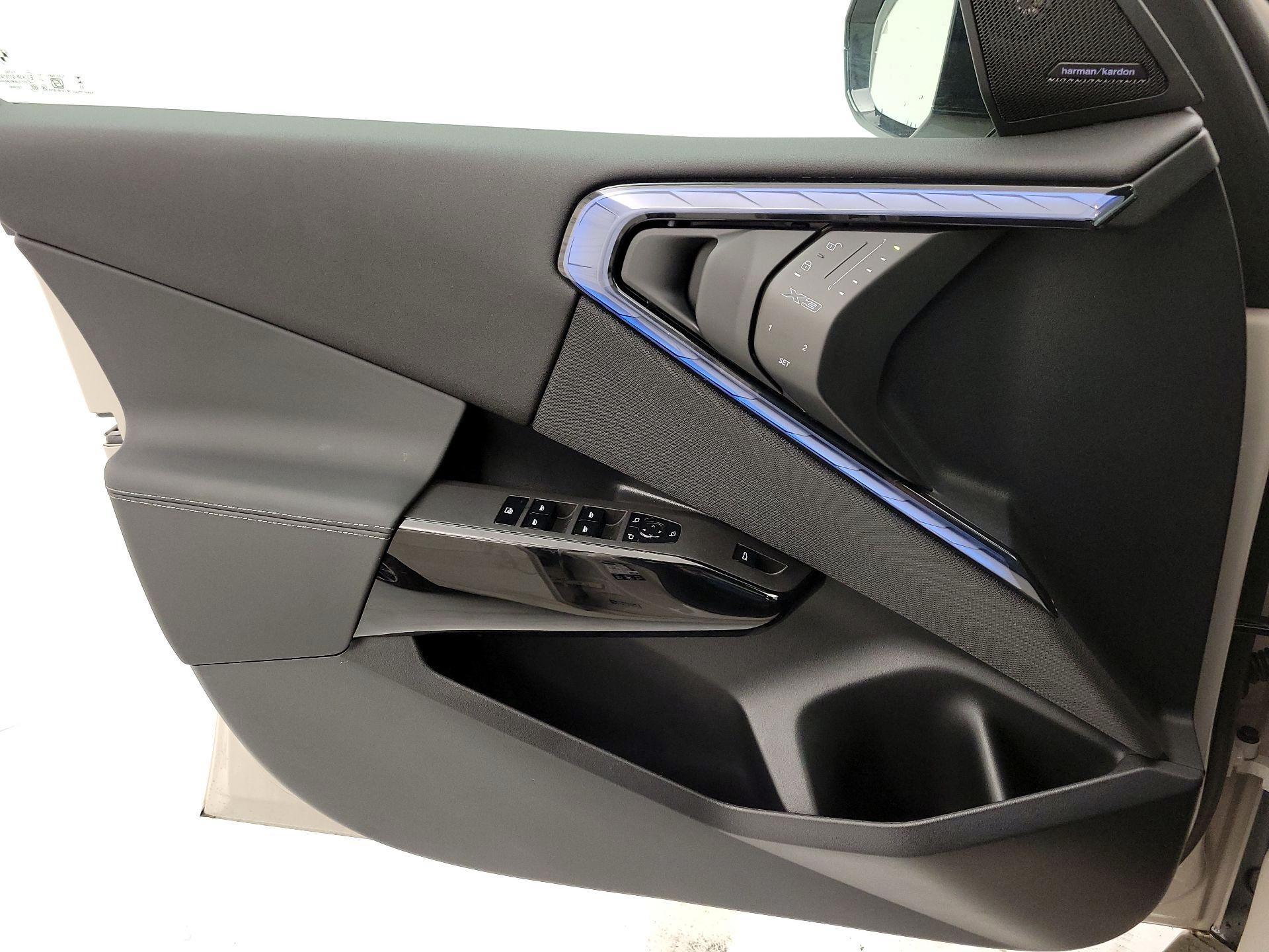 Thumbnail: 2025 BMW X3 - 12