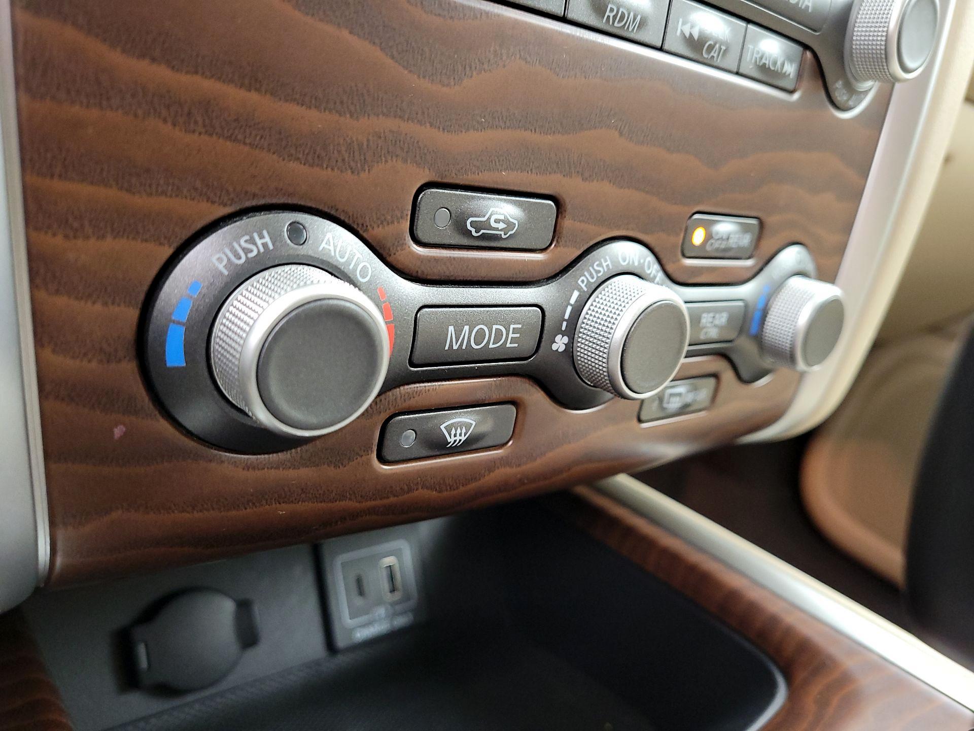 Thumbnail: 2020 Nissan Pathfinder - 17