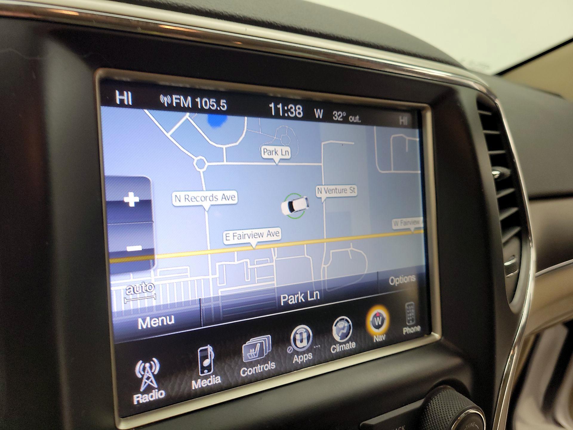 Thumbnail: 2015 Jeep Grand Cherokee - 14