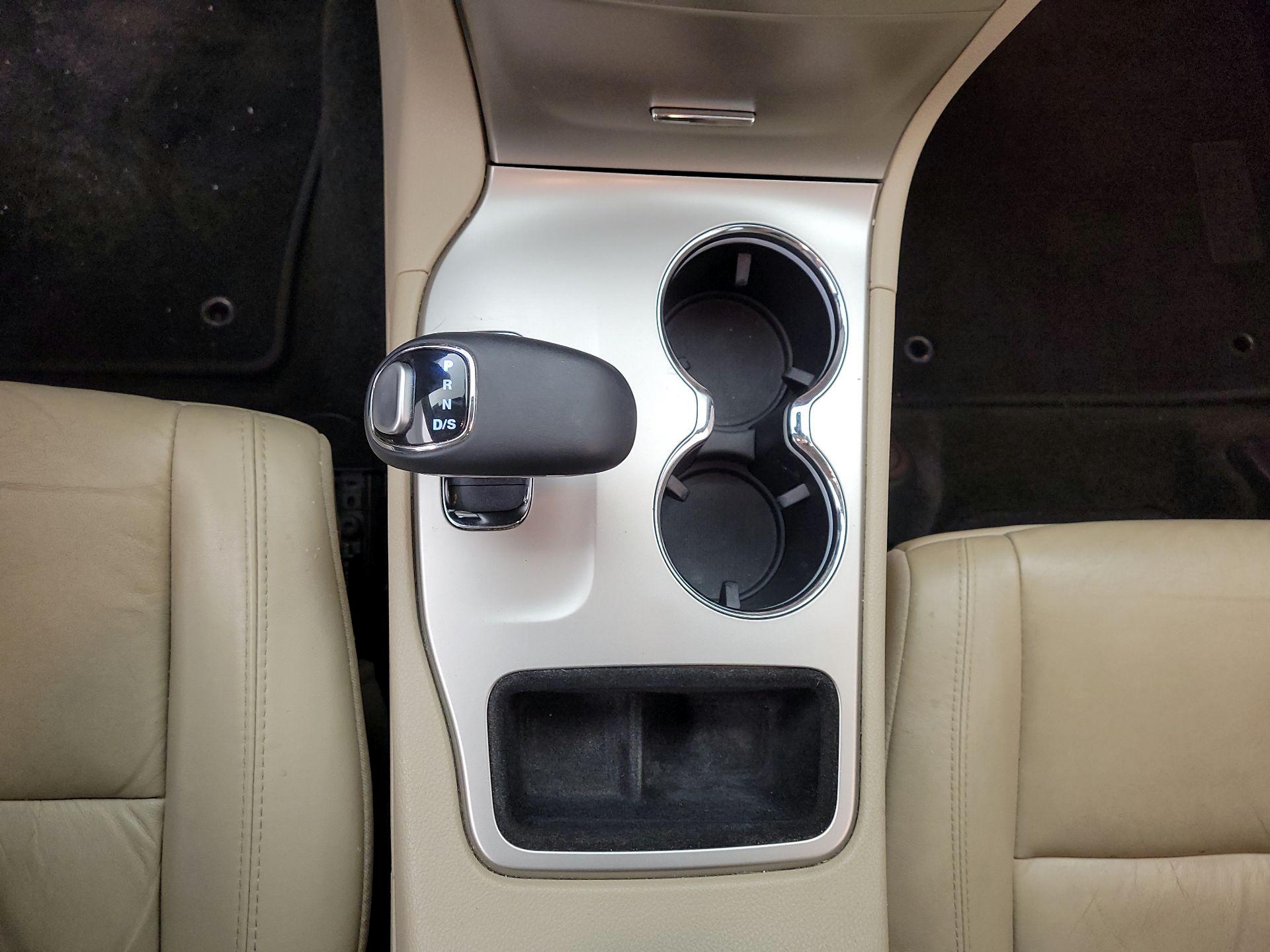 Thumbnail: 2015 Jeep Grand Cherokee - 18