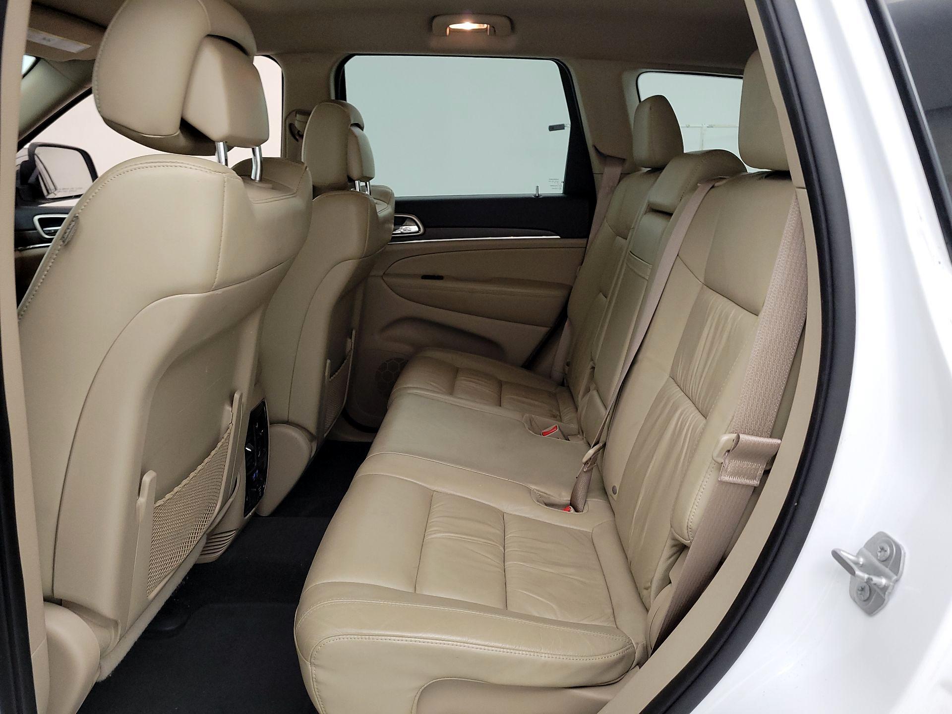 Thumbnail: 2015 Jeep Grand Cherokee - 20