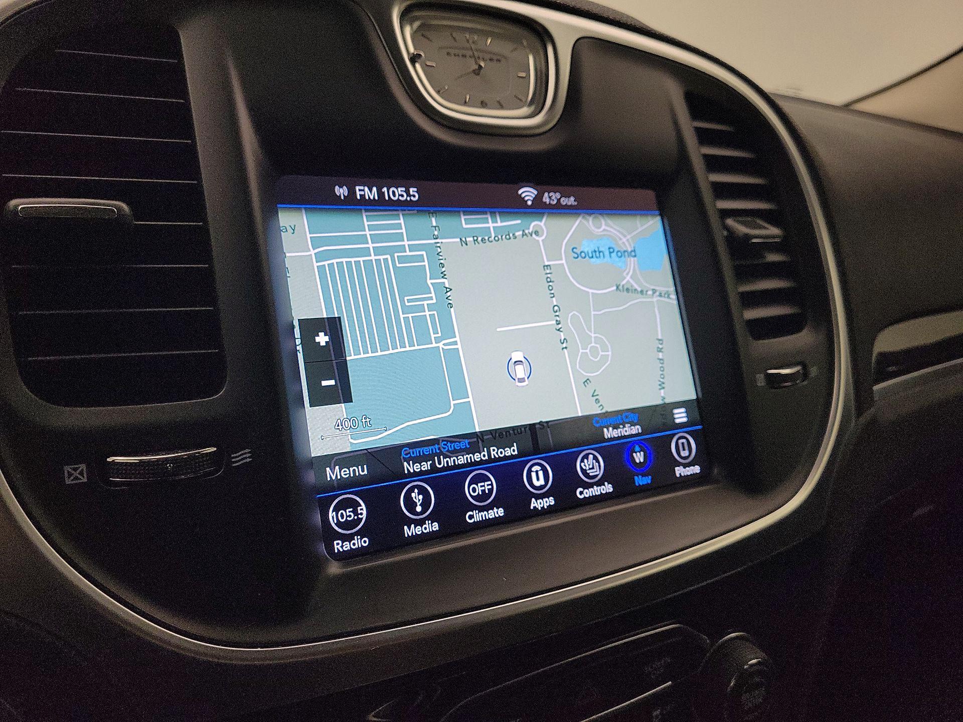 Thumbnail: 2018 Chrysler 300 - 14