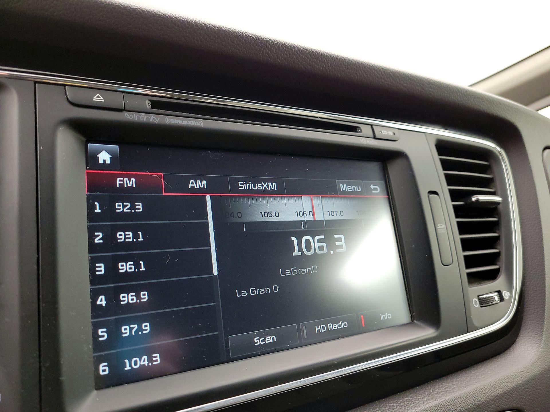 Thumbnail: 2016 Kia Sedona - 16