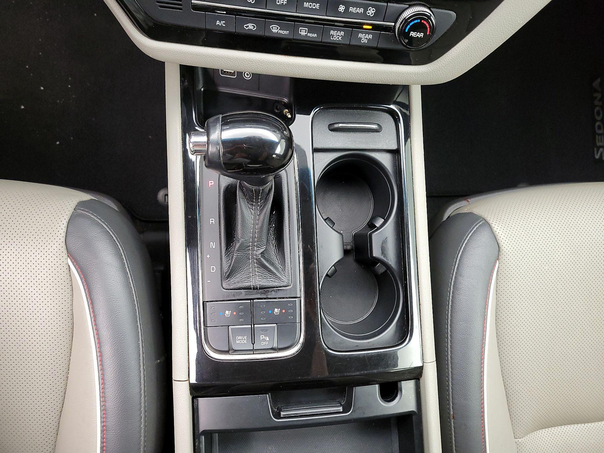 Thumbnail: 2016 Kia Sedona - 18