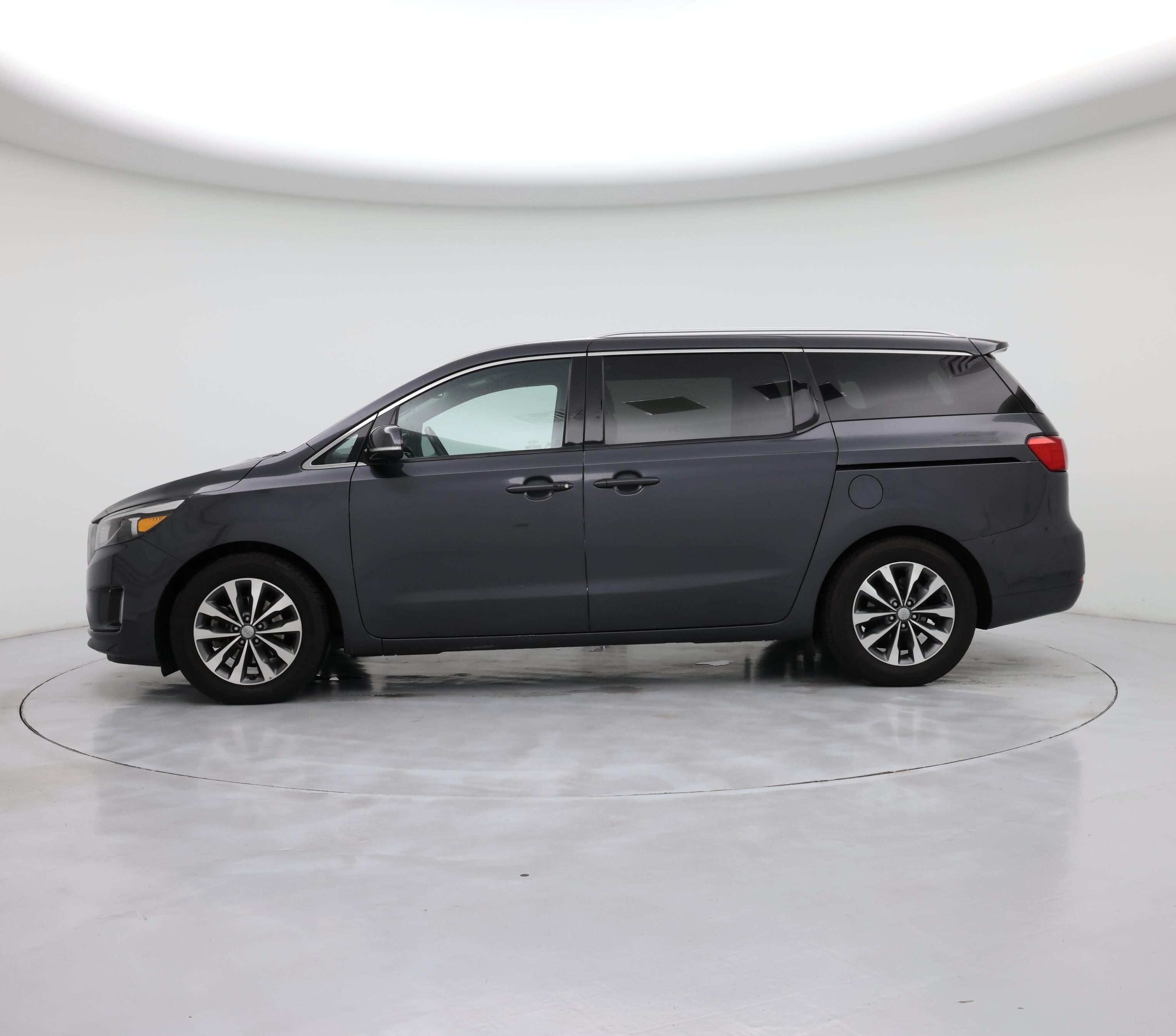 Thumbnail: 2016 Kia Sedona - 3