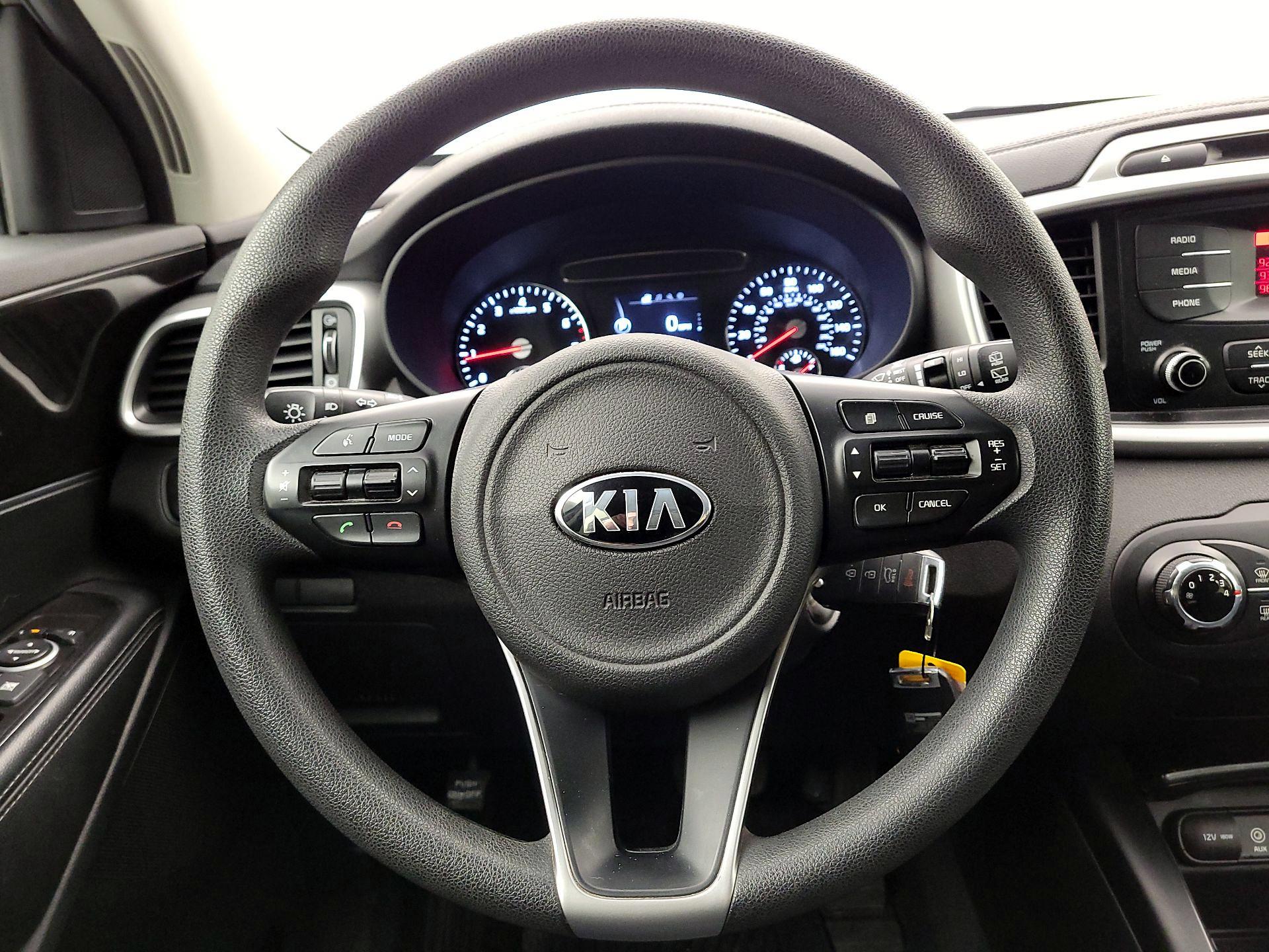 Thumbnail: 2016 Kia Sorento - 10