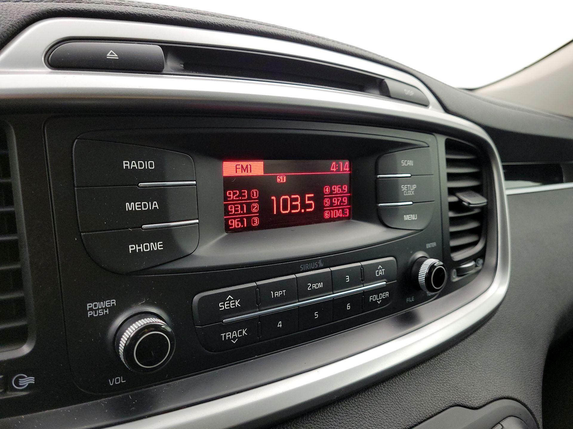 Thumbnail: 2016 Kia Sorento - 14