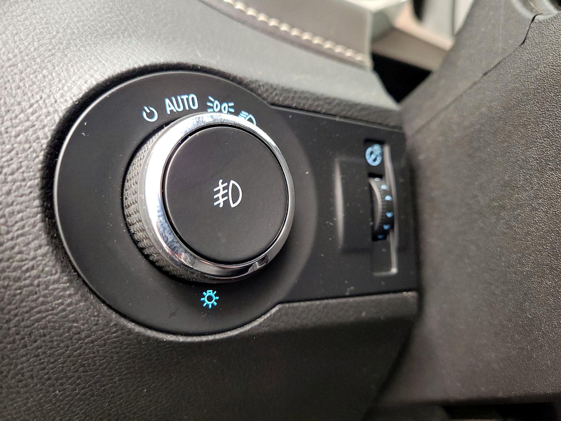 Thumbnail: 2015 Chevrolet Camaro - 13