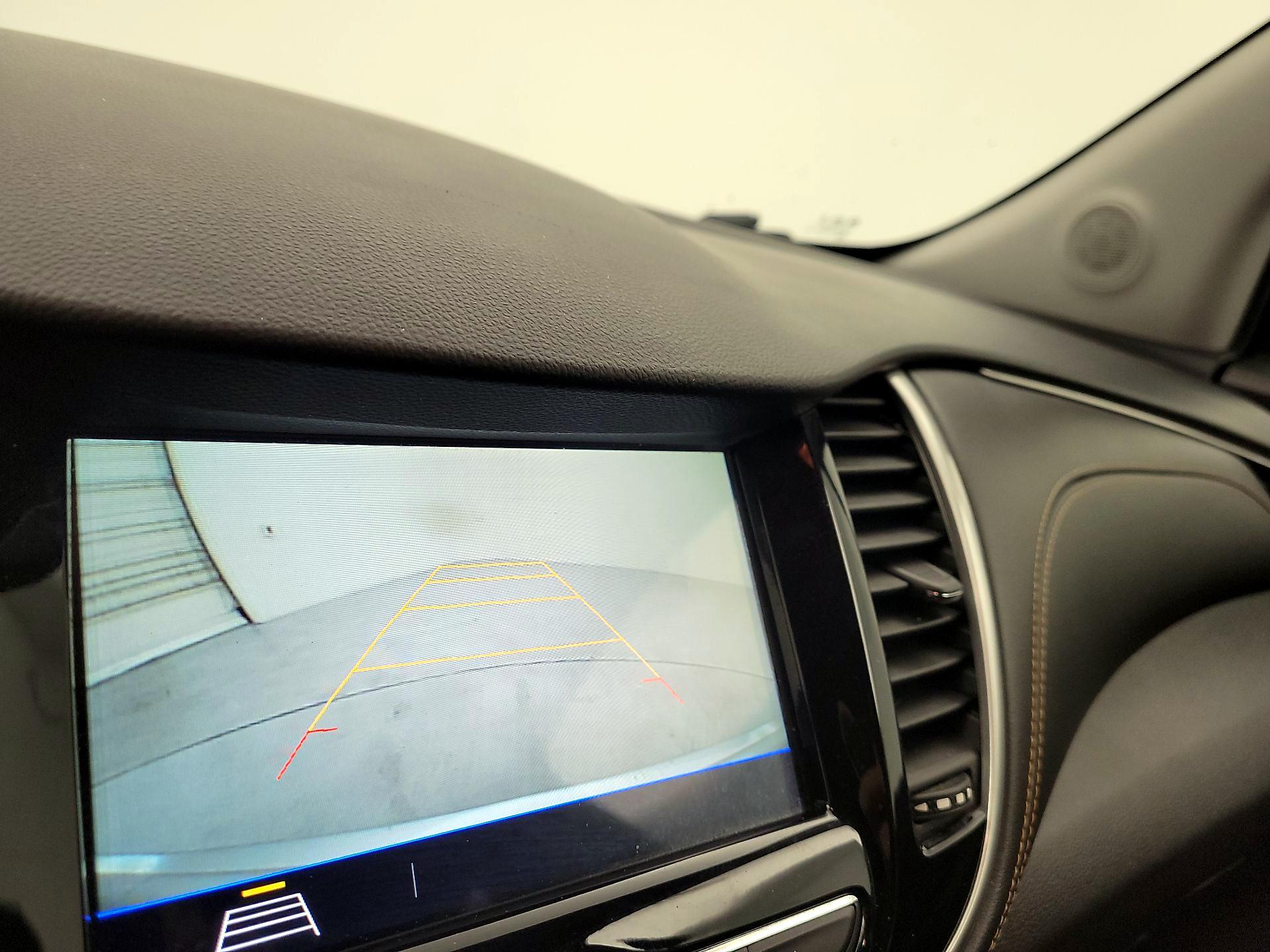 Thumbnail: 2018 Chevrolet Trax - 14