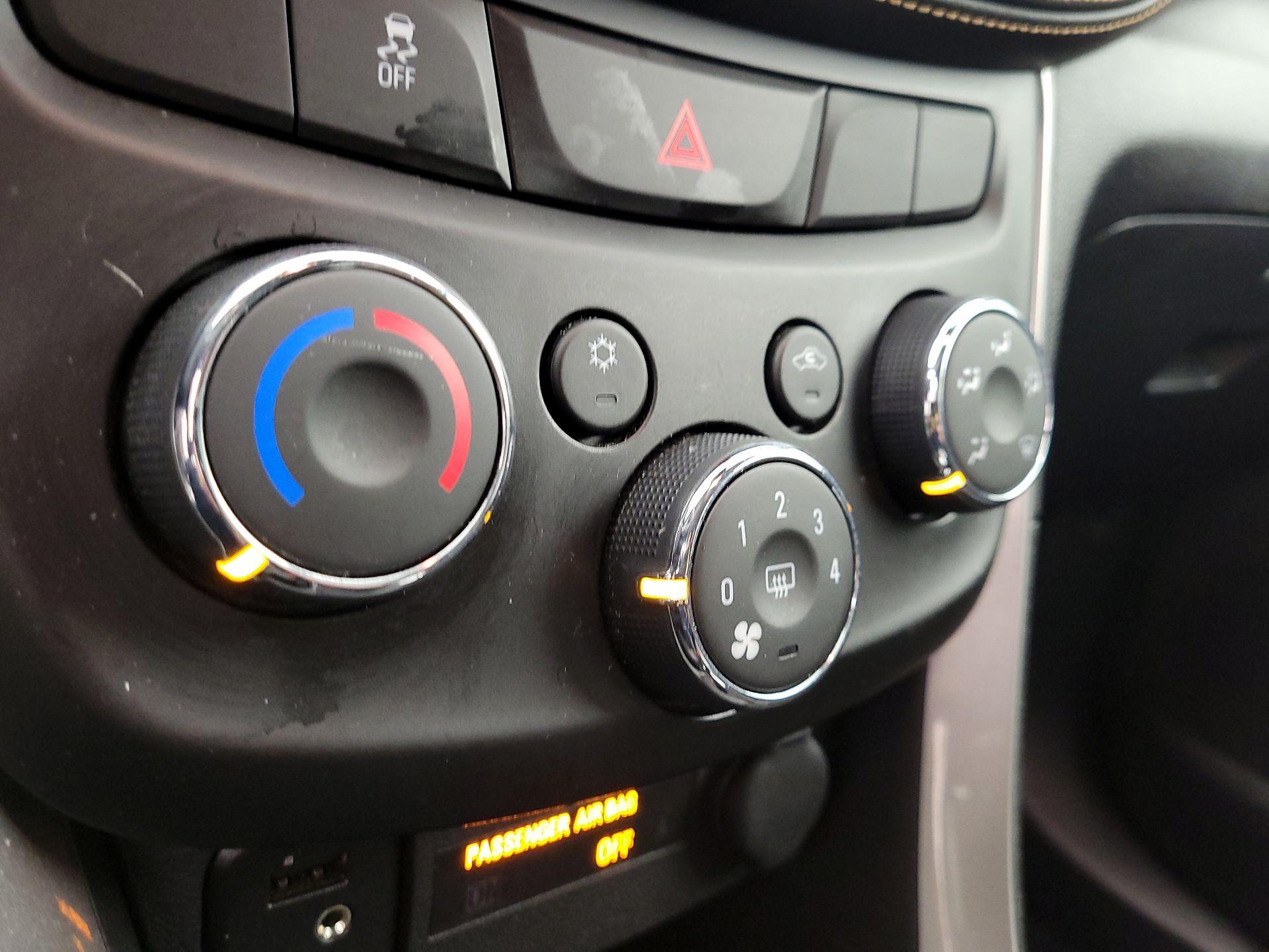 Thumbnail: 2018 Chevrolet Trax - 16