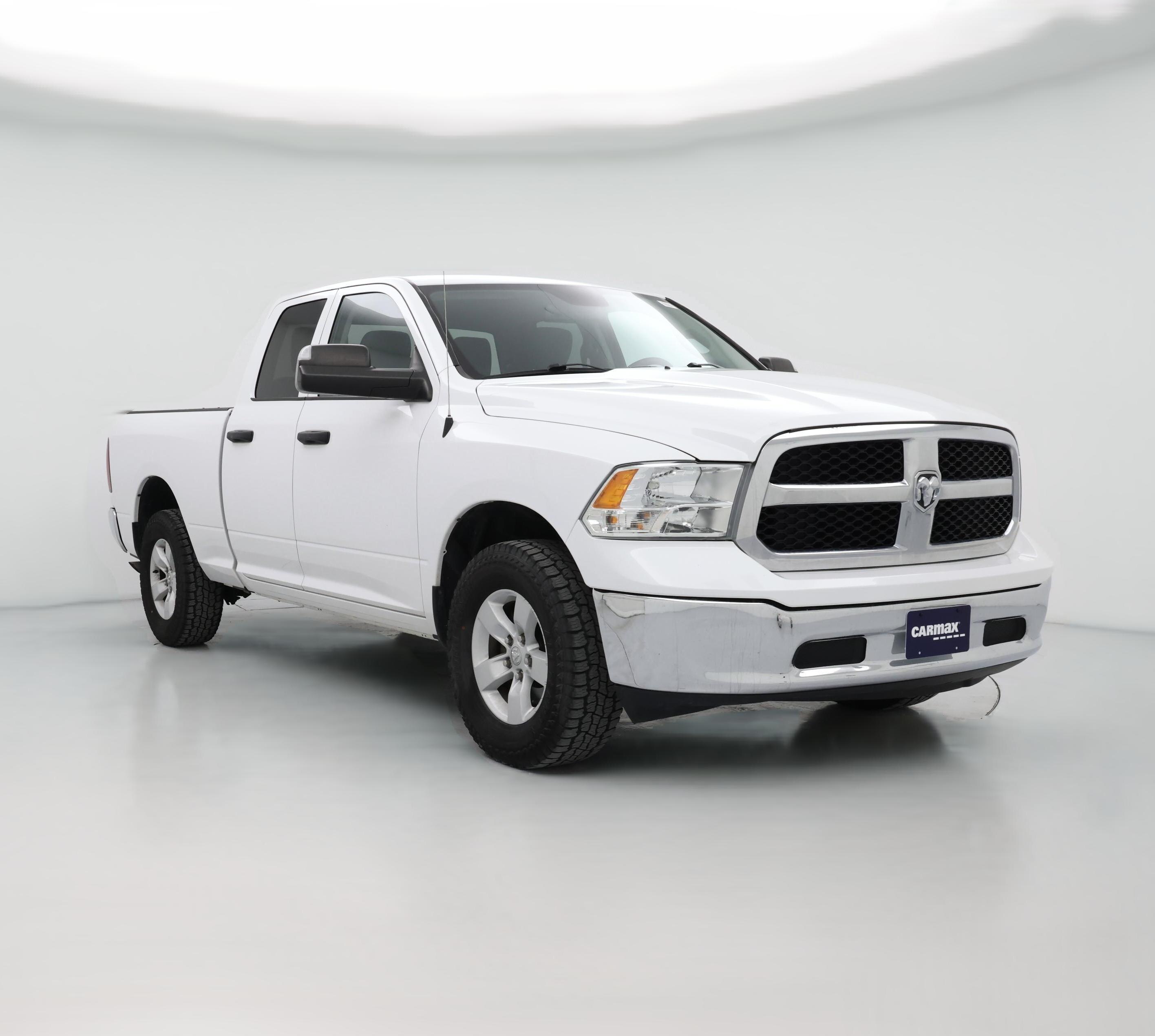 Thumbnail: 2019 RAM 1500 Classic - 1
