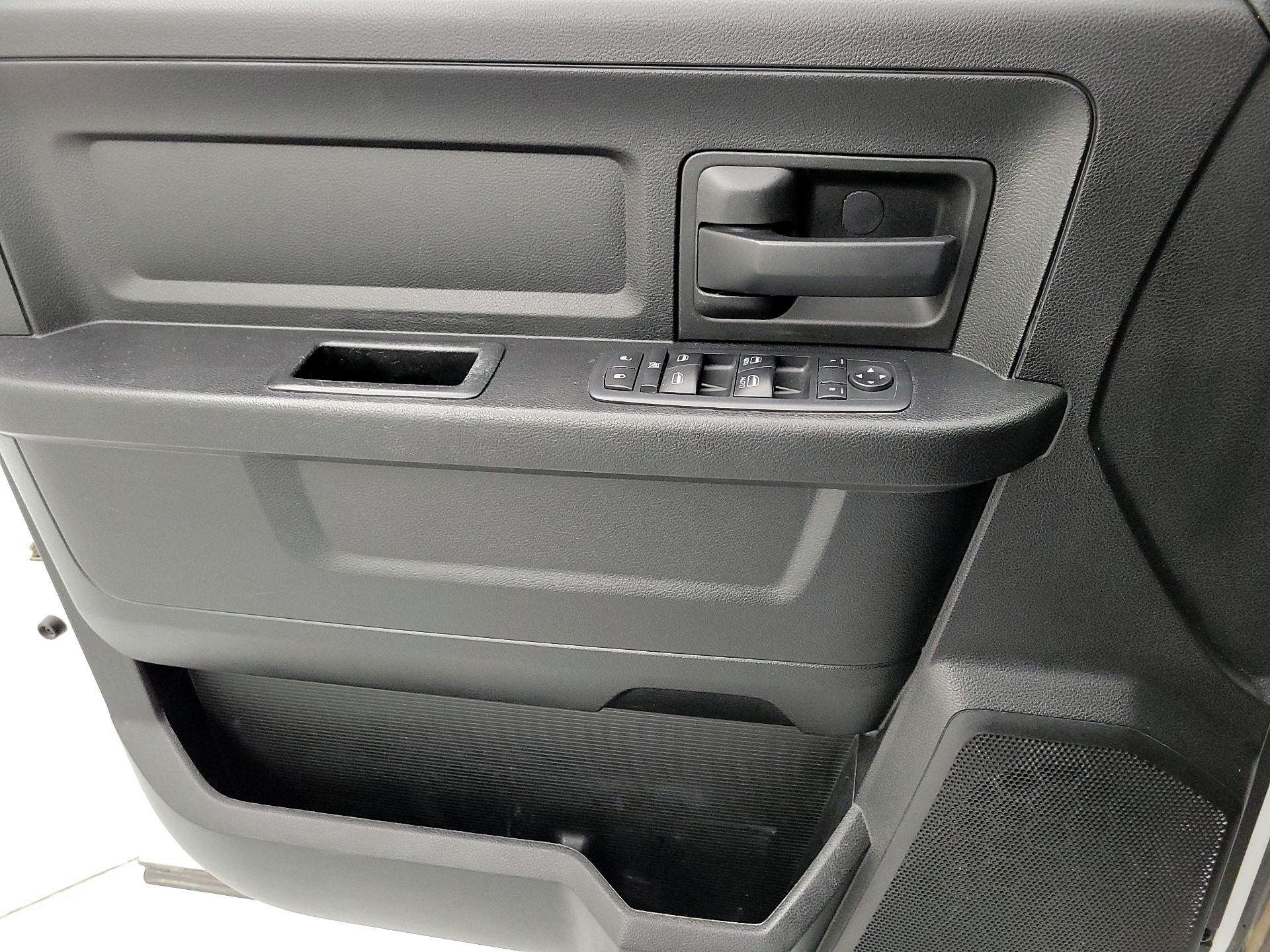 Thumbnail: 2019 RAM 1500 Classic - 12