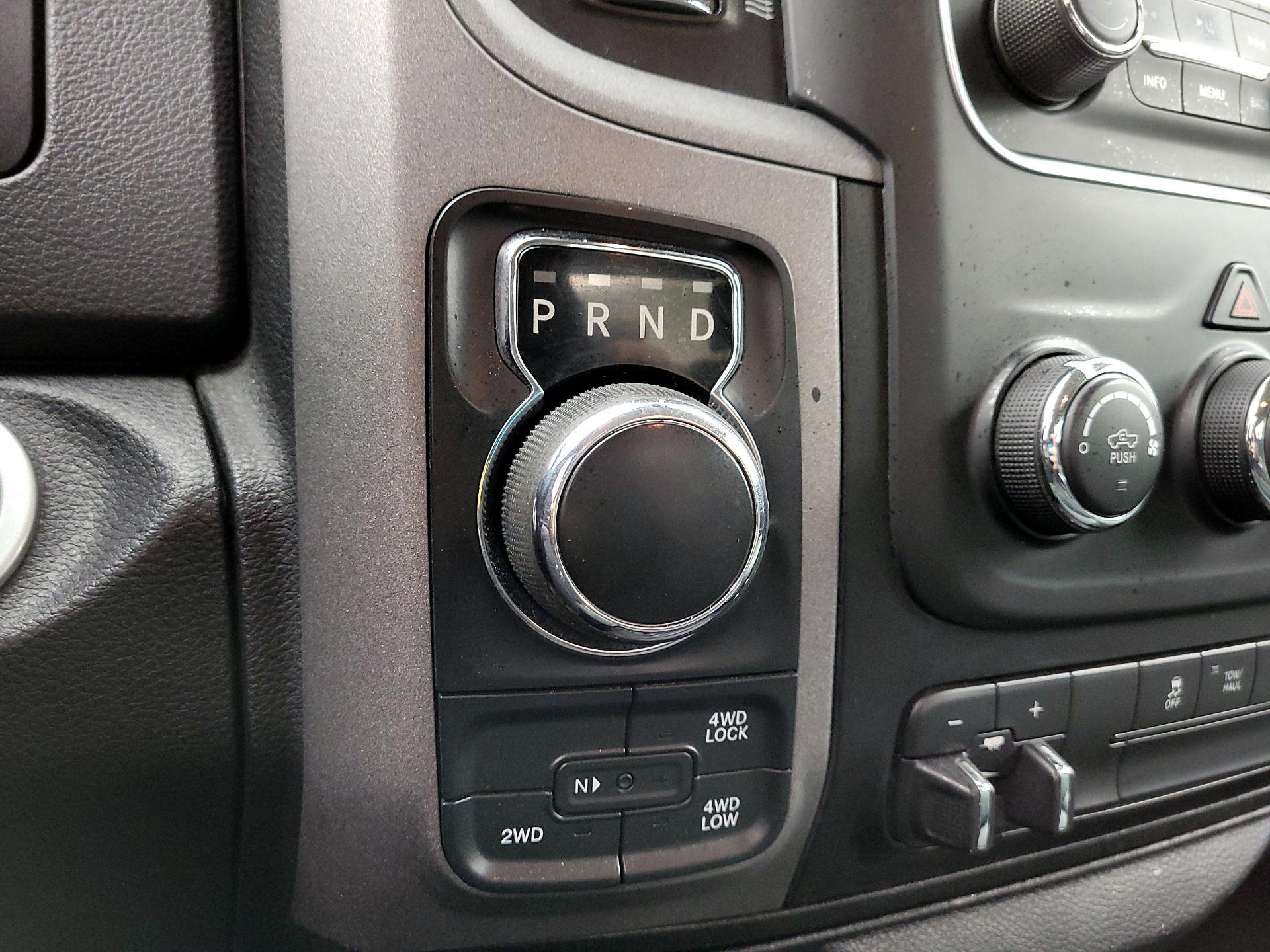 Thumbnail: 2019 RAM 1500 Classic - 17