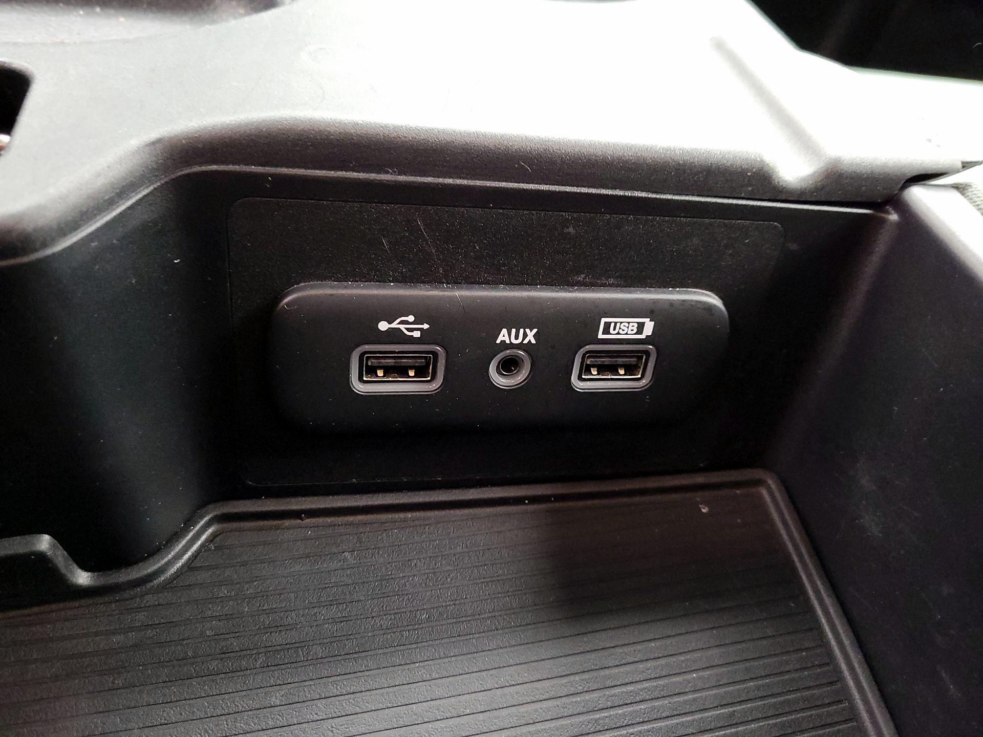 Thumbnail: 2019 RAM 1500 Classic - 18