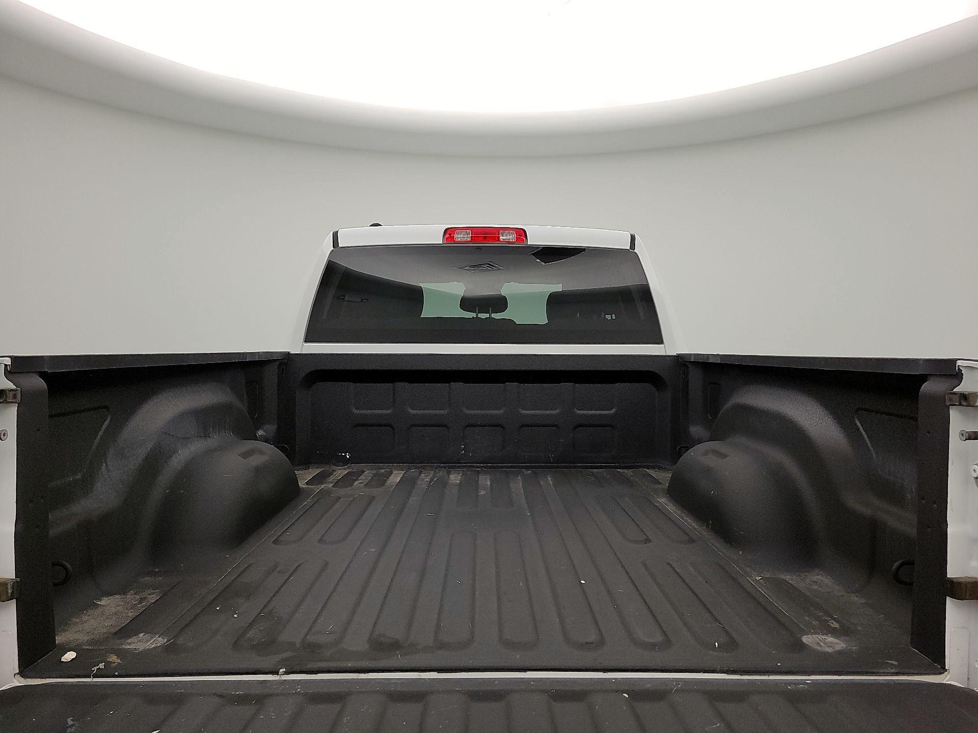 Thumbnail: 2019 RAM 1500 Classic - 20