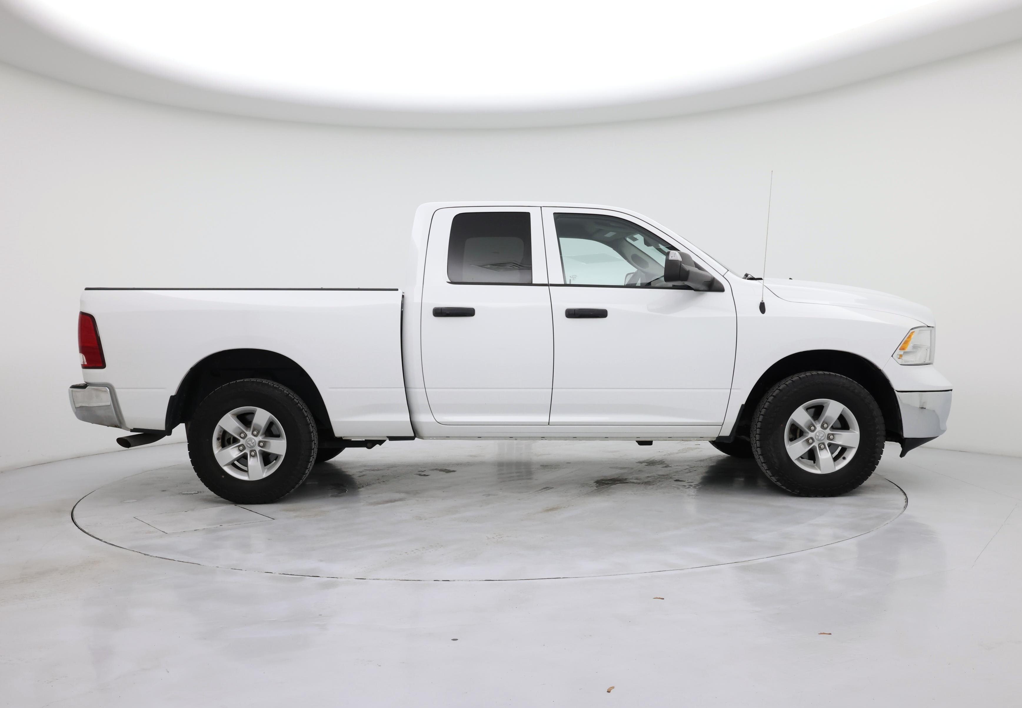 Thumbnail: 2019 RAM 1500 Classic - 7