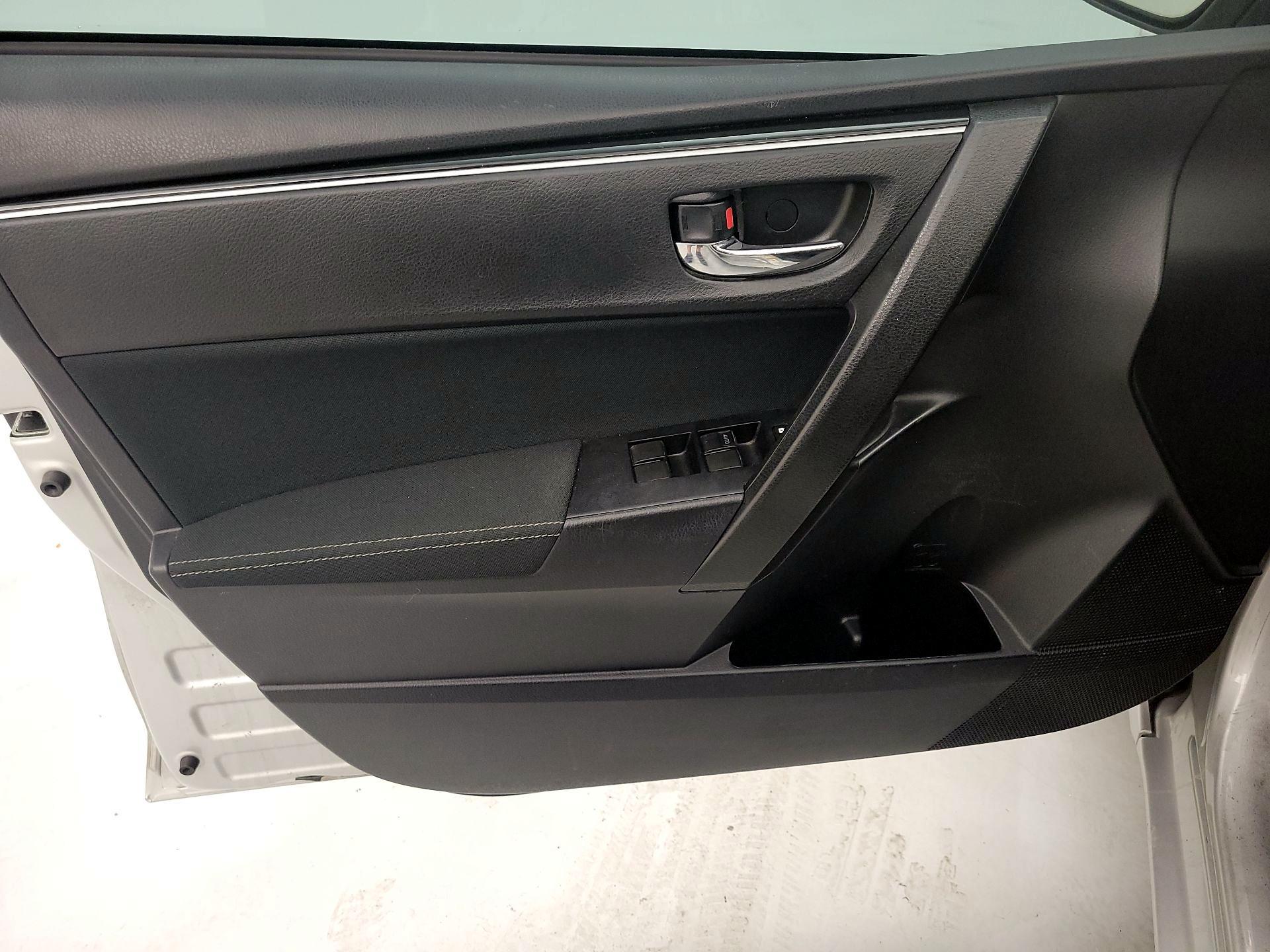 Thumbnail: 2017 Toyota Corolla - 12