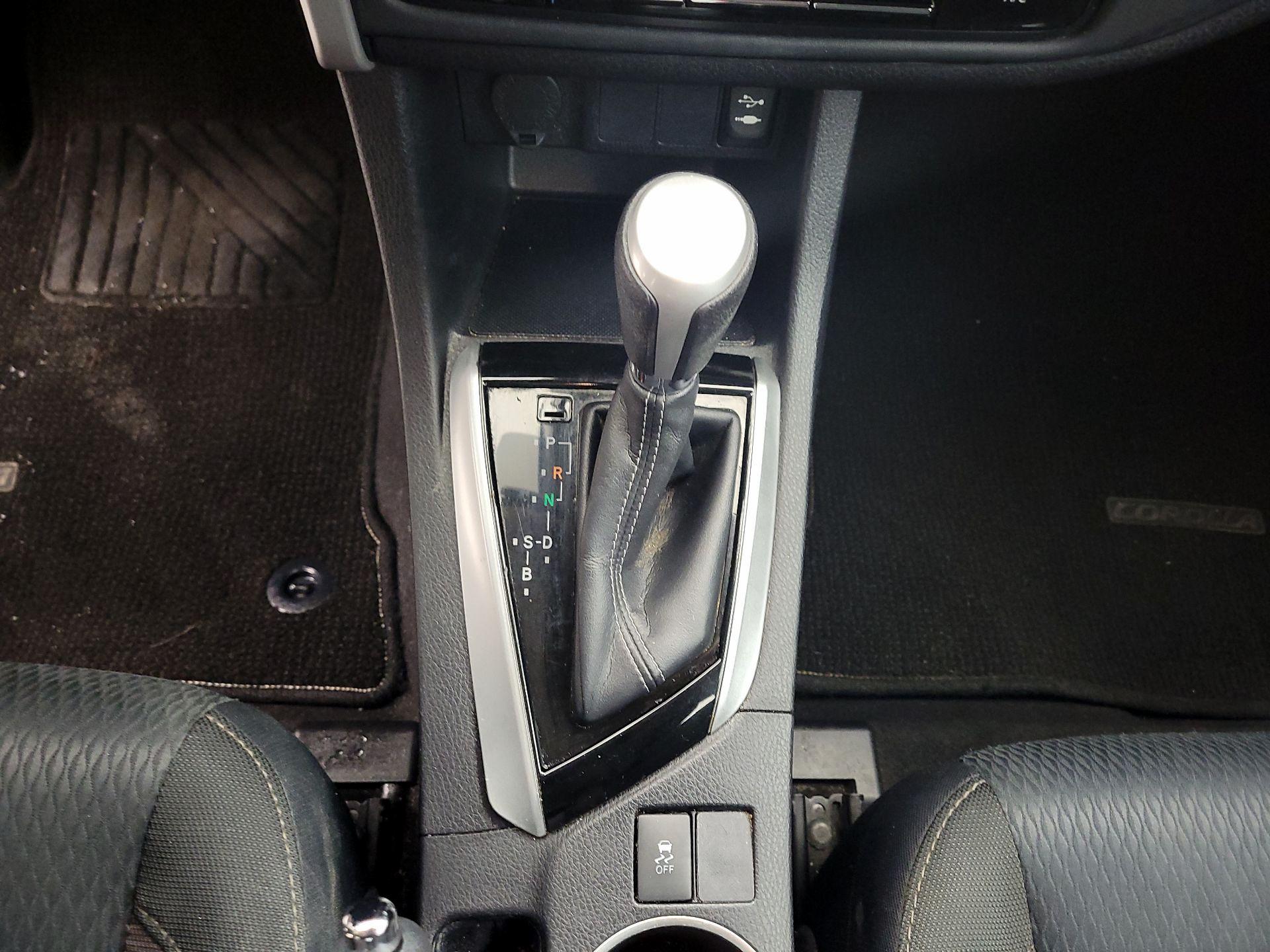 Thumbnail: 2017 Toyota Corolla - 17