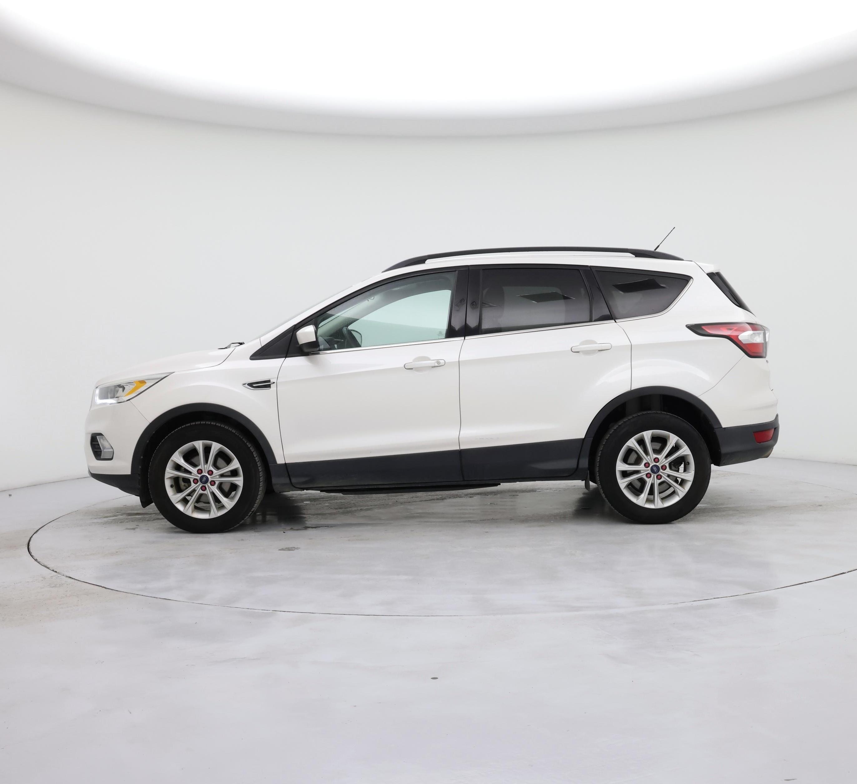 Thumbnail: 2017 Ford Escape - 3