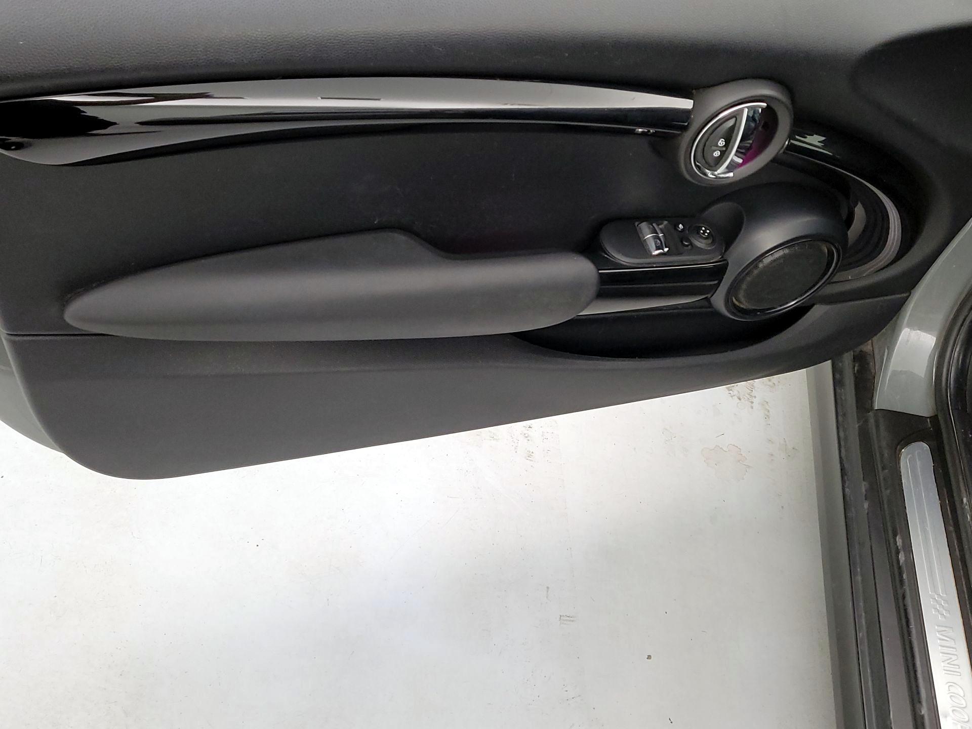 Thumbnail: 2019 MINI Cooper Hardtop - 12