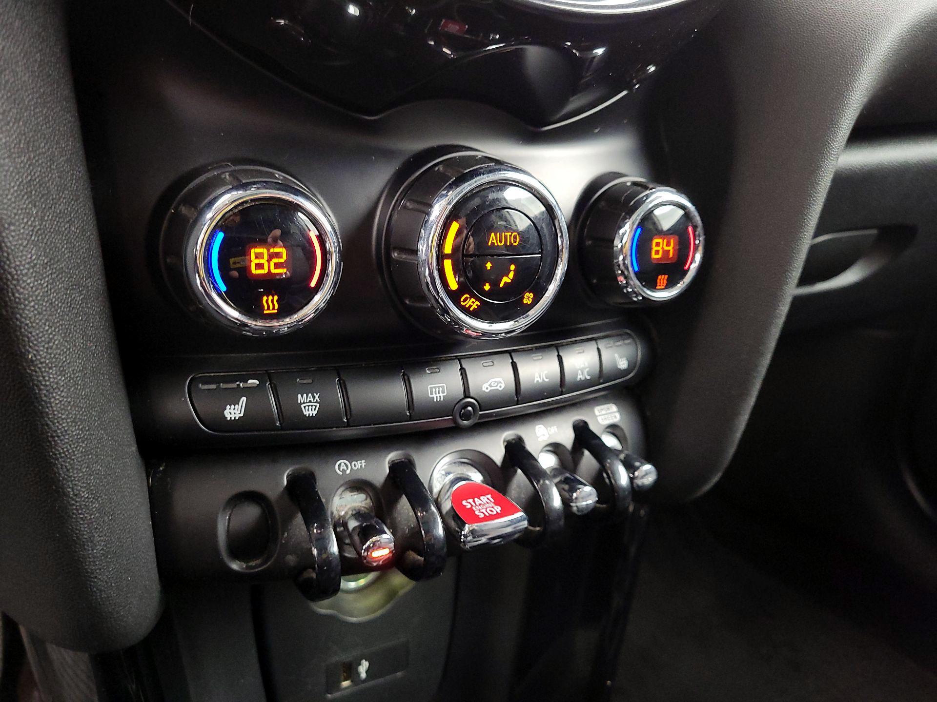 Thumbnail: 2019 MINI Cooper Hardtop - 16