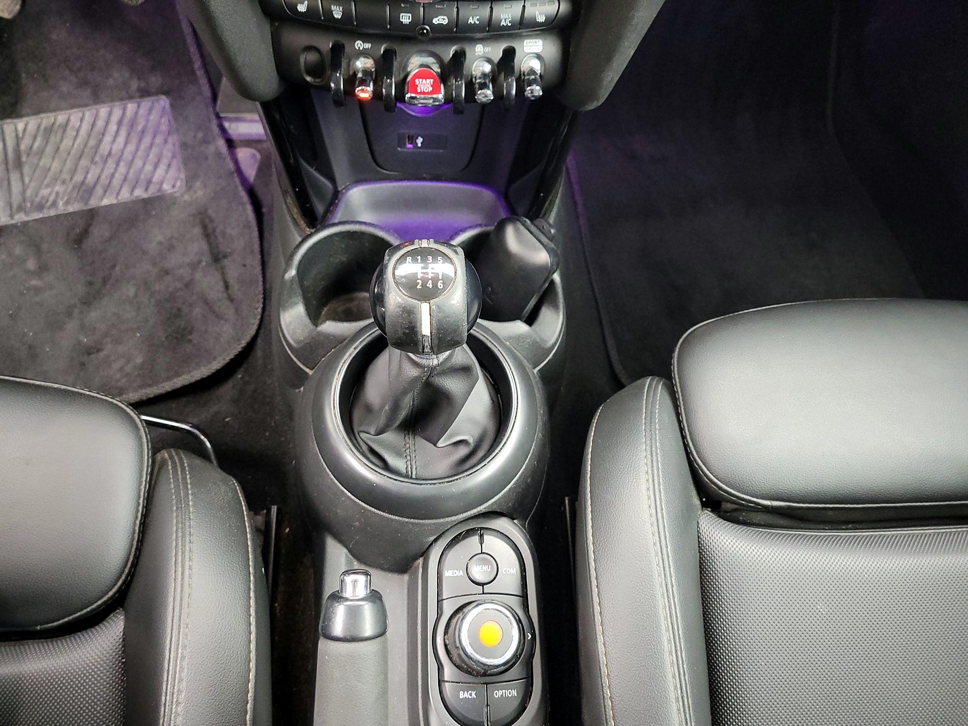 Thumbnail: 2019 MINI Cooper Hardtop - 17