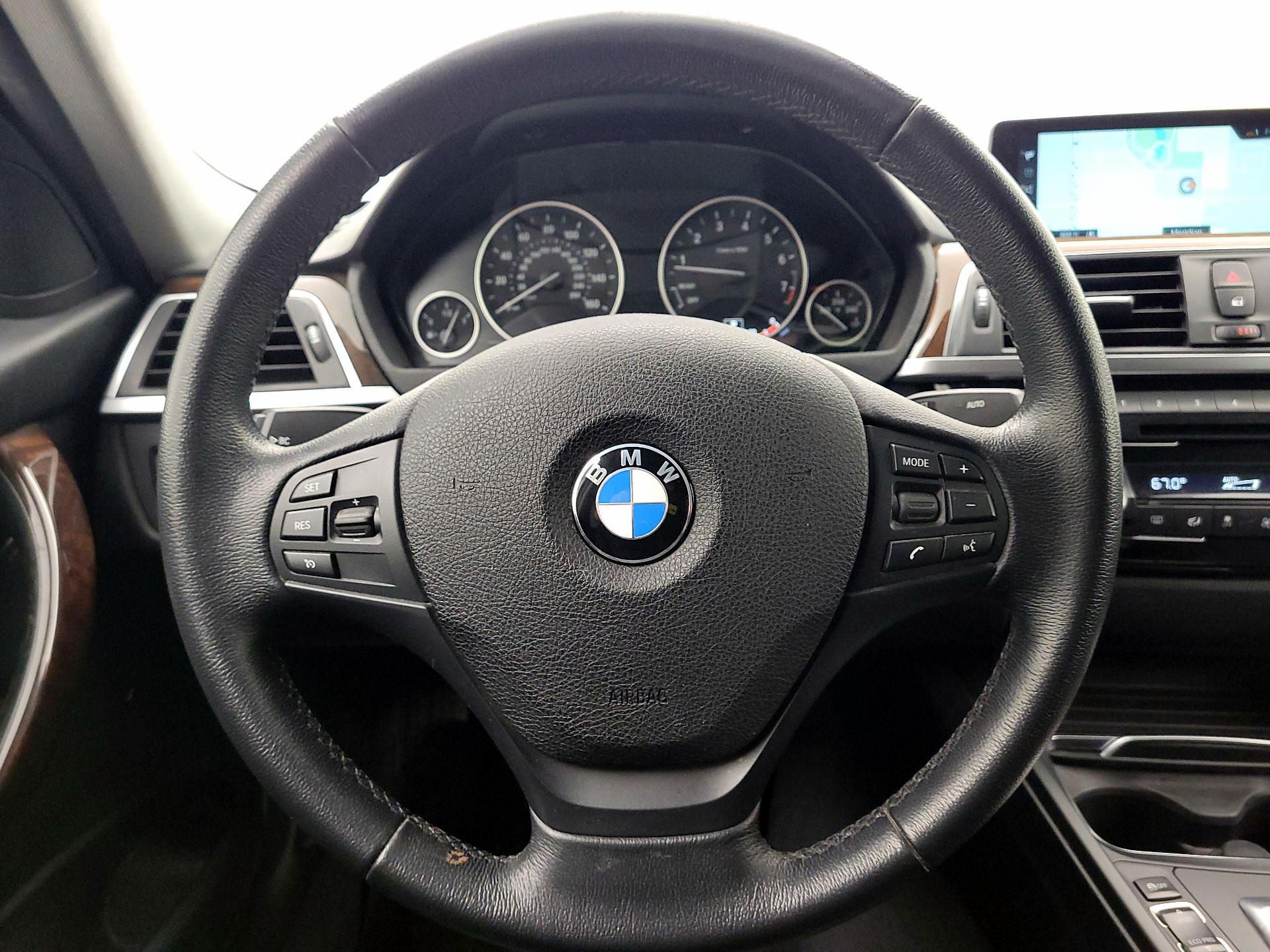 Thumbnail: 2017 BMW 3 Series - 10