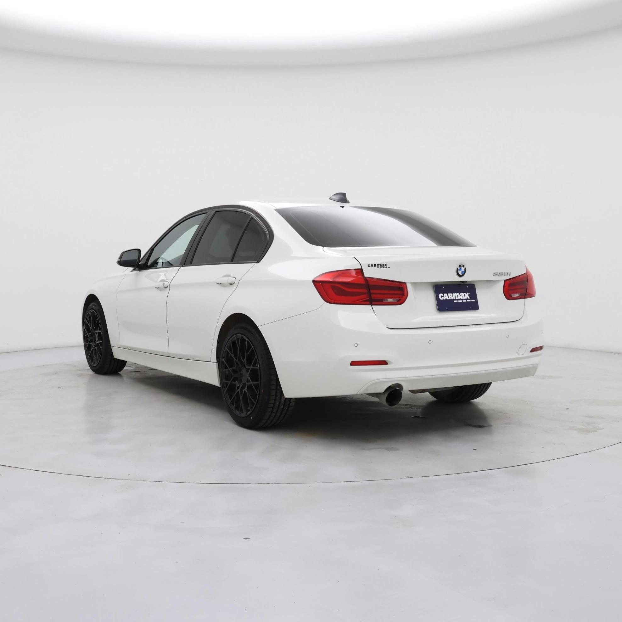 Thumbnail: 2017 BMW 3 Series - 2