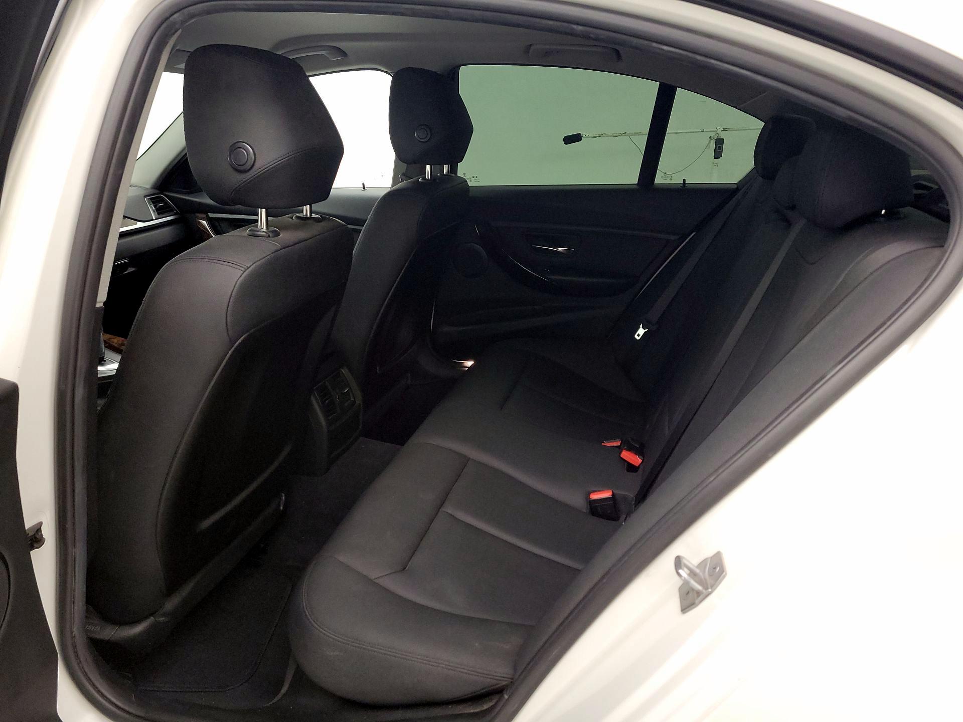 Thumbnail: 2017 BMW 3 Series - 20