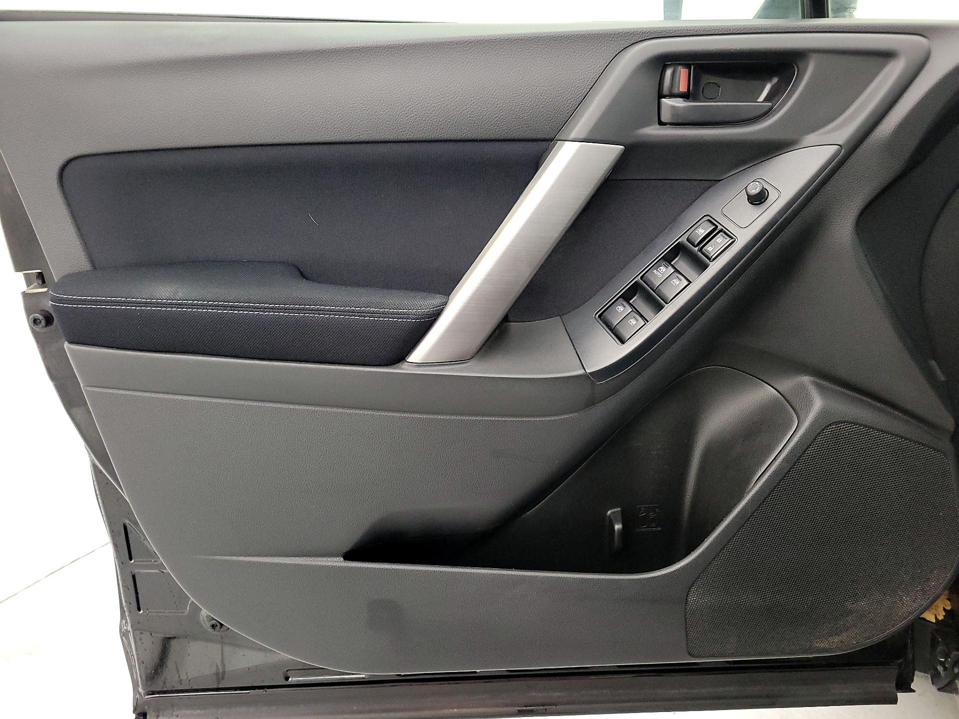 Thumbnail: 2015 Subaru Forester - 12