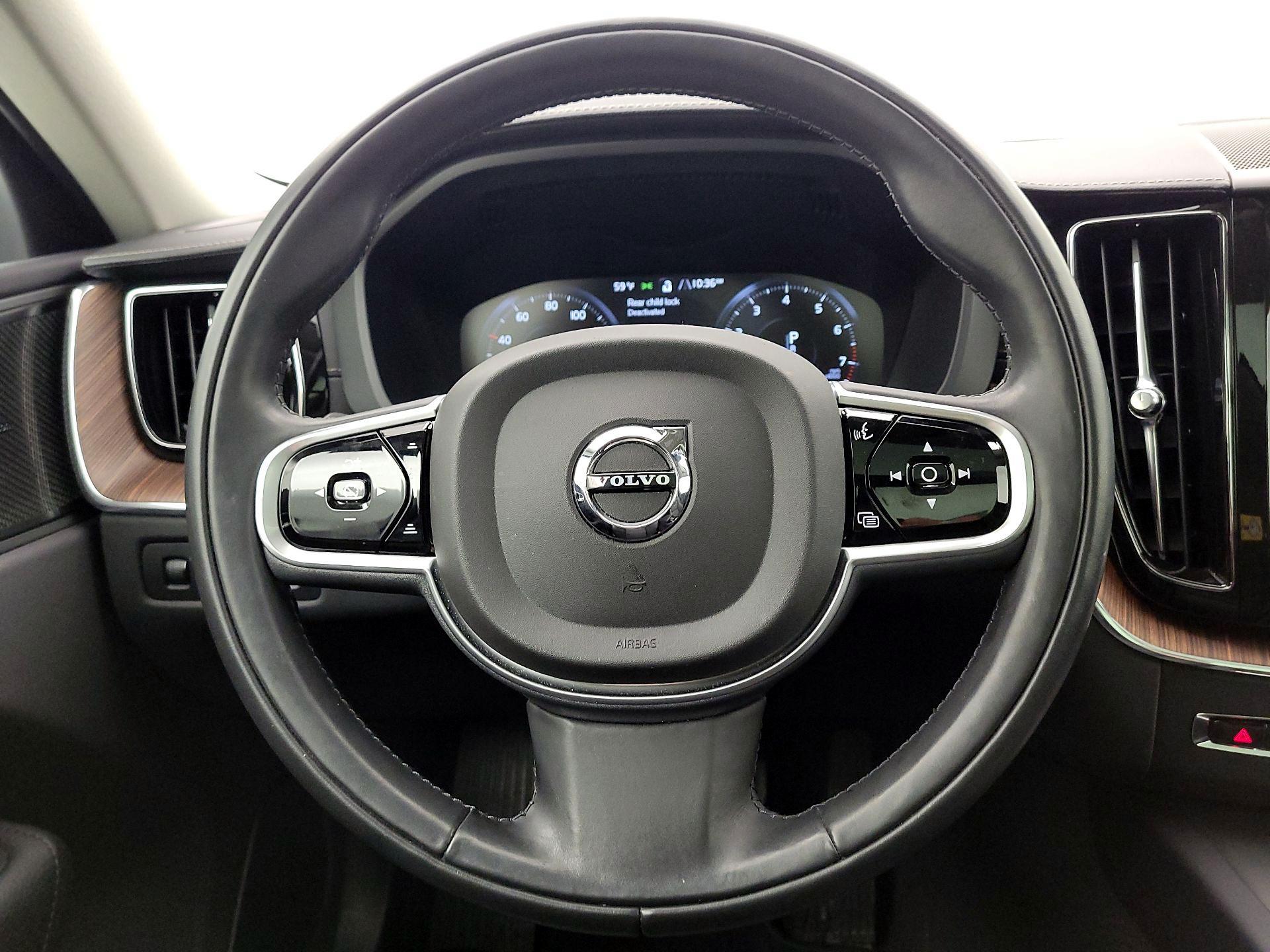 Thumbnail: 2019 Volvo XC60 - 10