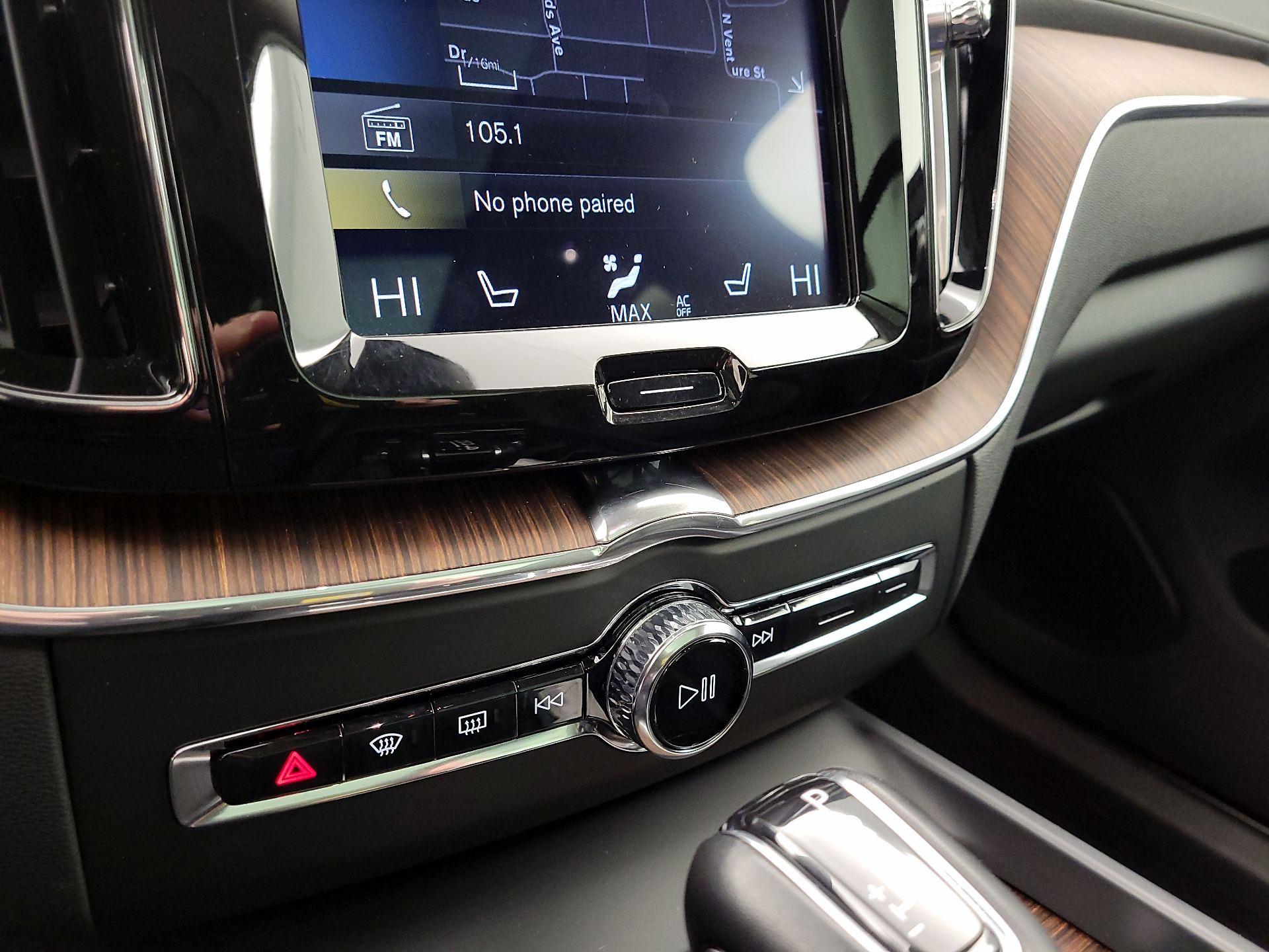 Thumbnail: 2019 Volvo XC60 - 17