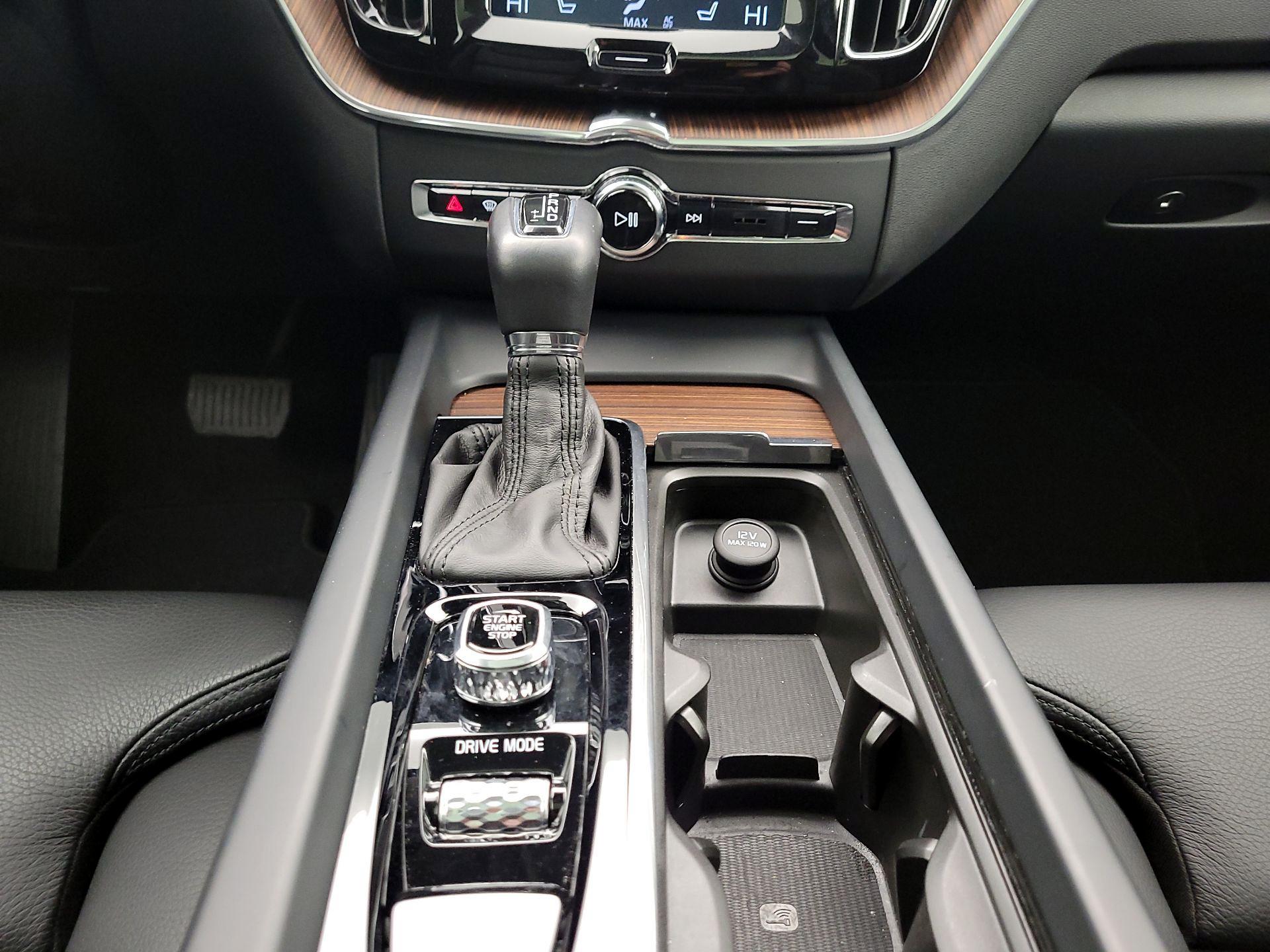 Thumbnail: 2019 Volvo XC60 - 18