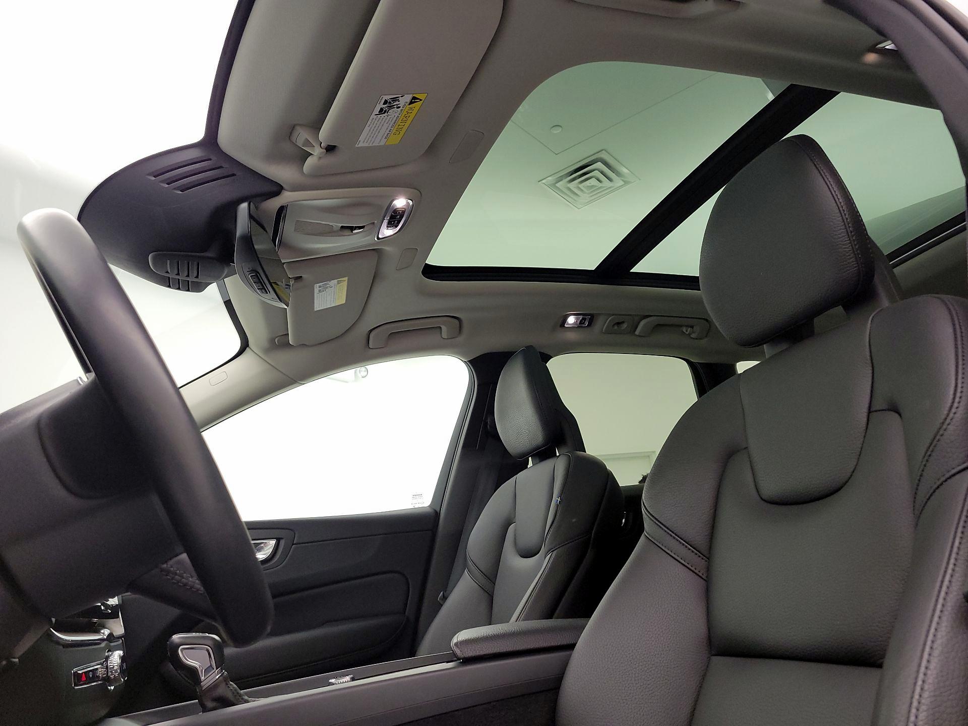 Thumbnail: 2019 Volvo XC60 - 20