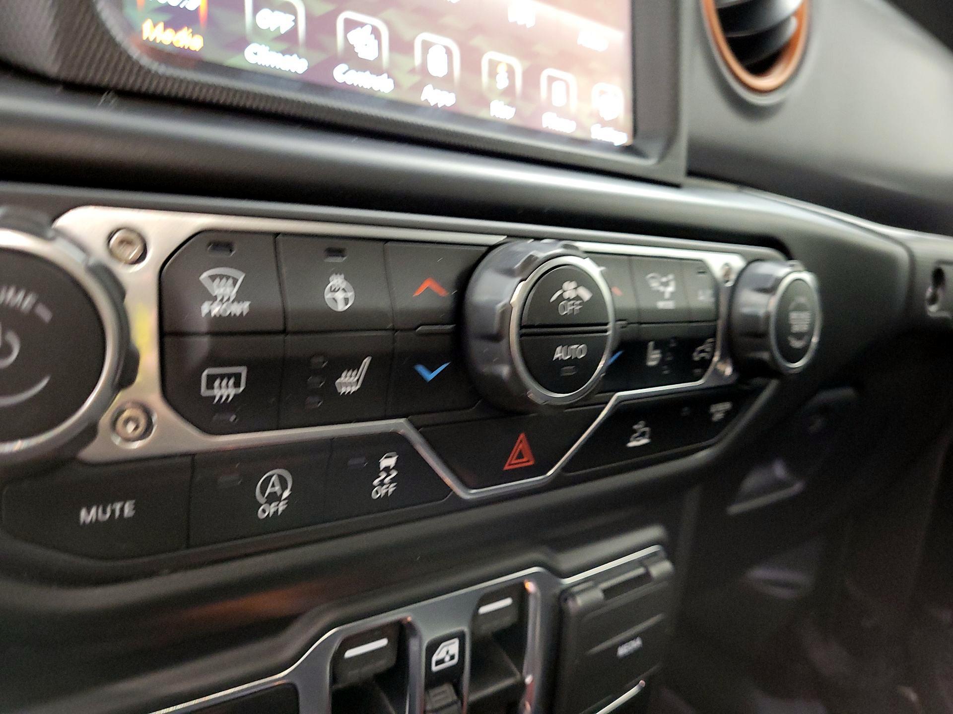 Thumbnail: 2022 Jeep Gladiator - 17