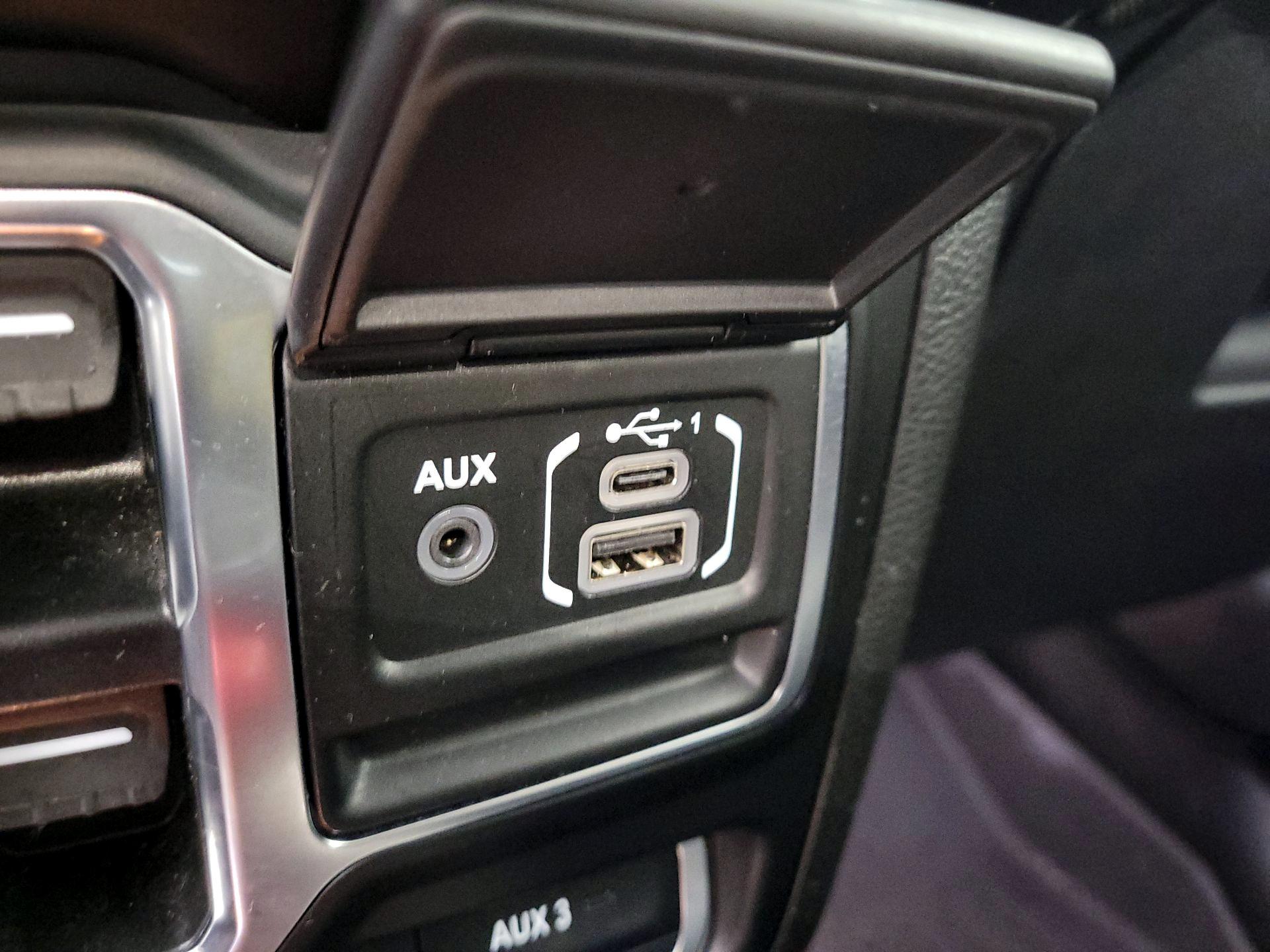 Thumbnail: 2022 Jeep Gladiator - 19