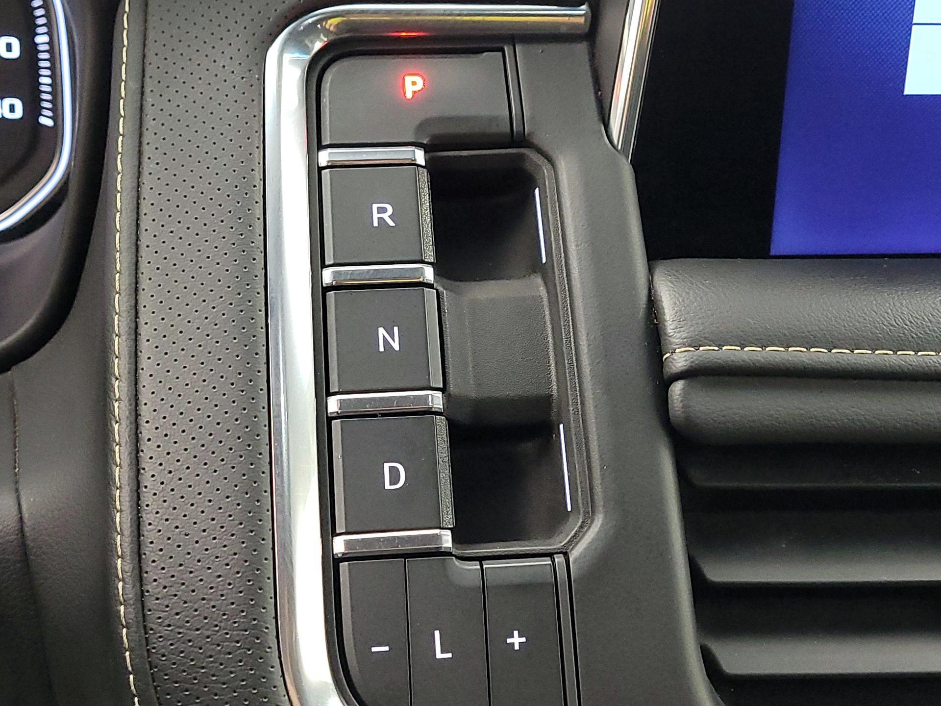 Thumbnail: 2021 GMC Yukon XL - 17