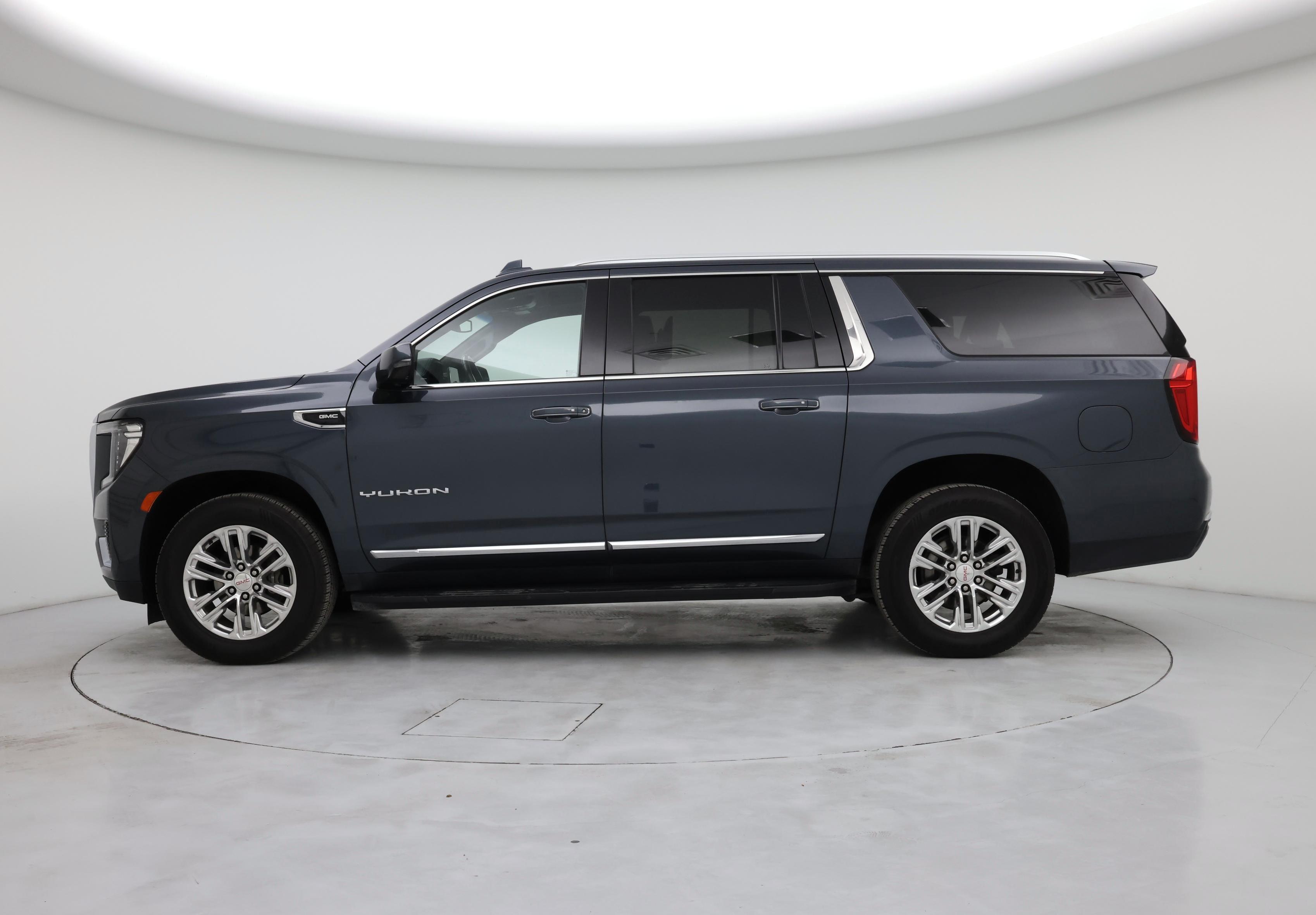 Thumbnail: 2021 GMC Yukon XL - 3