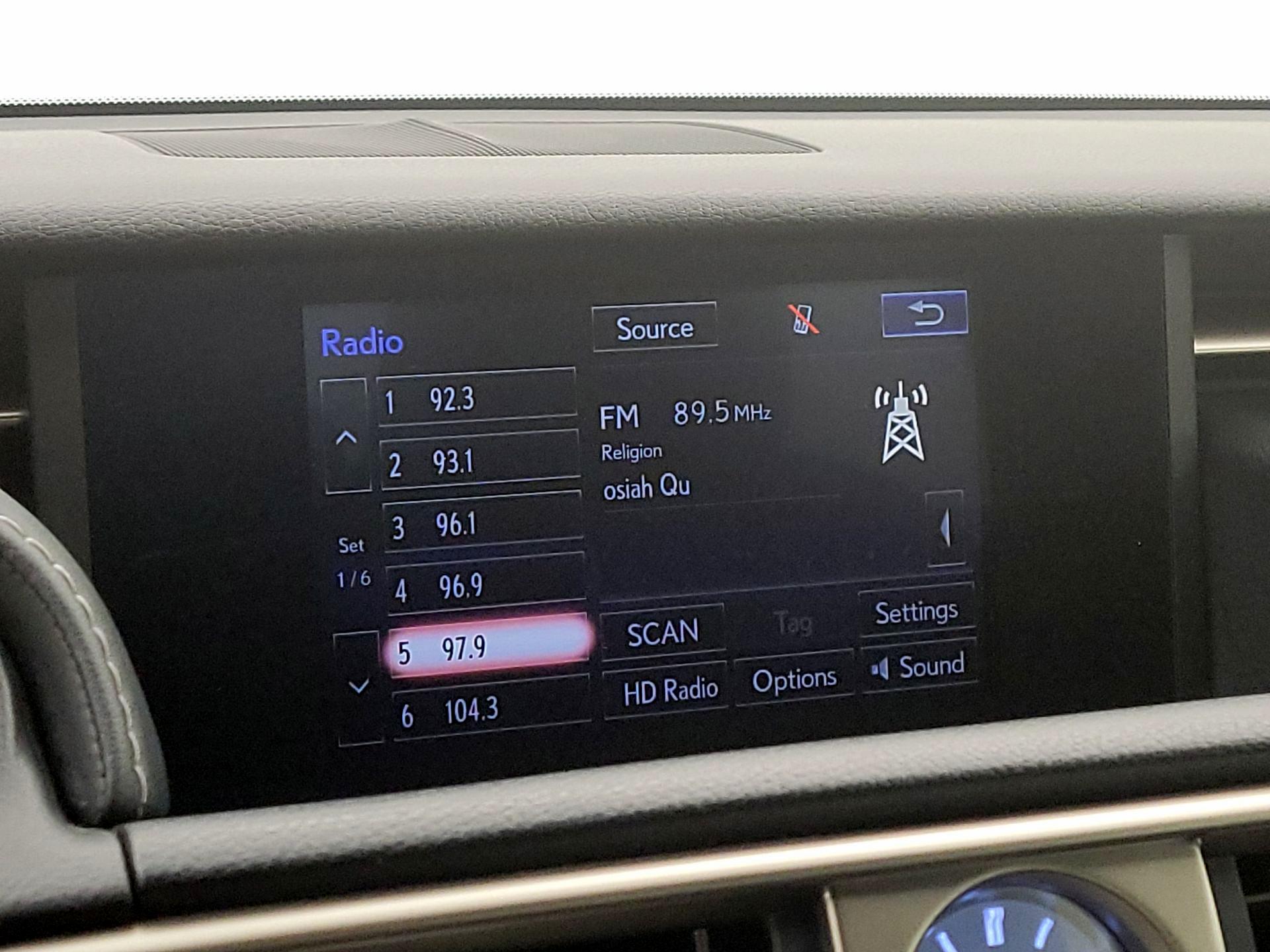 Thumbnail: 2015 Lexus IS - 16