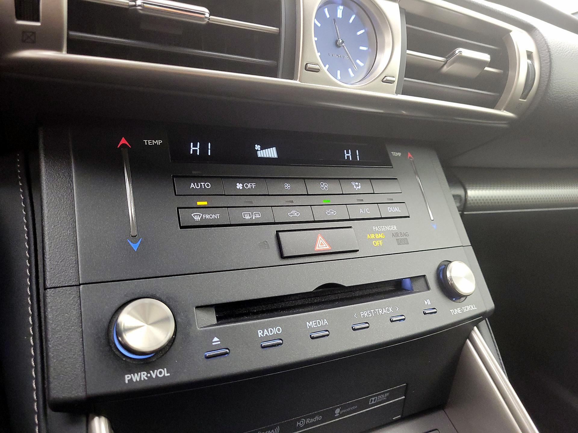 Thumbnail: 2015 Lexus IS - 17