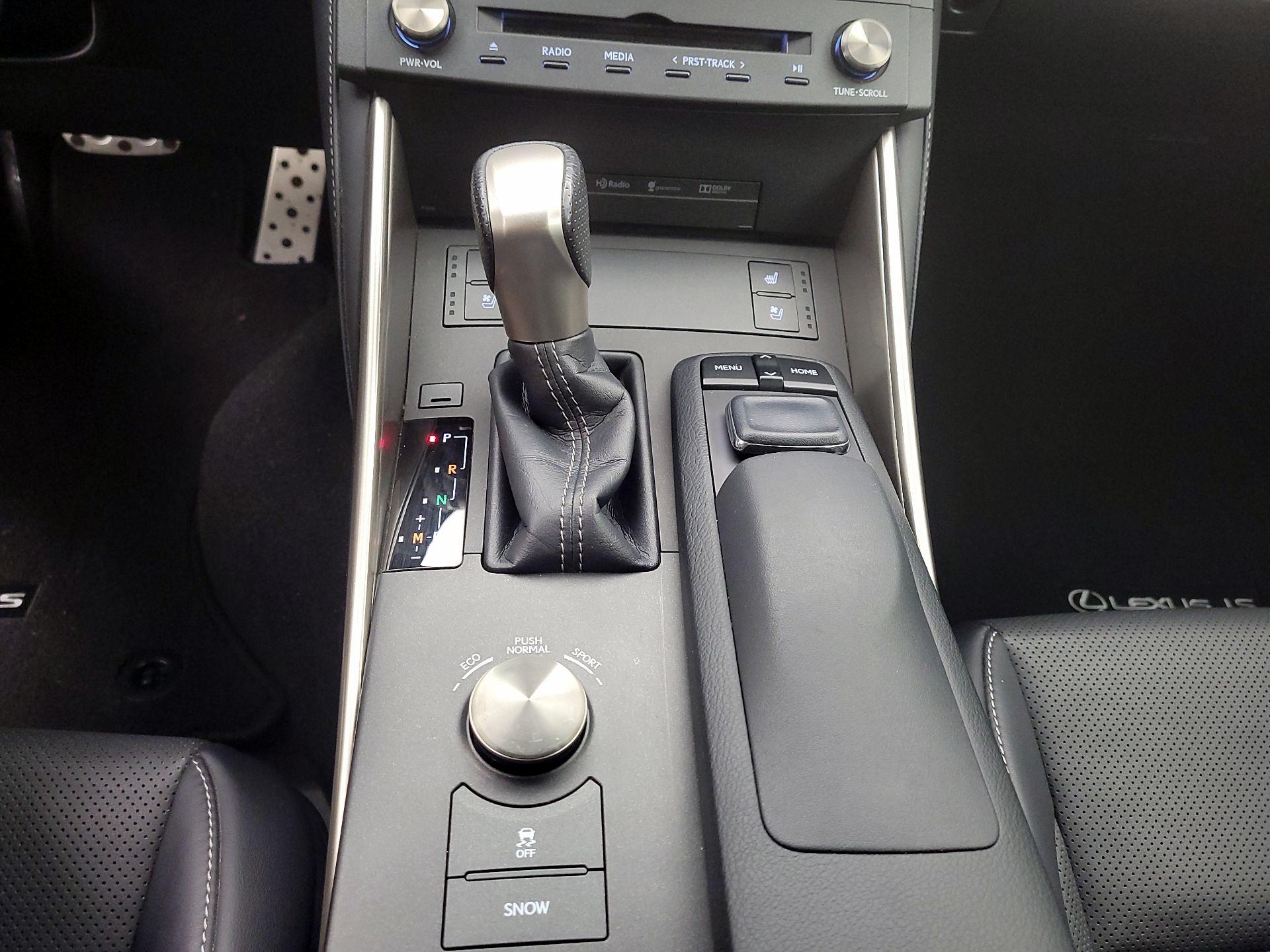 Thumbnail: 2015 Lexus IS - 18