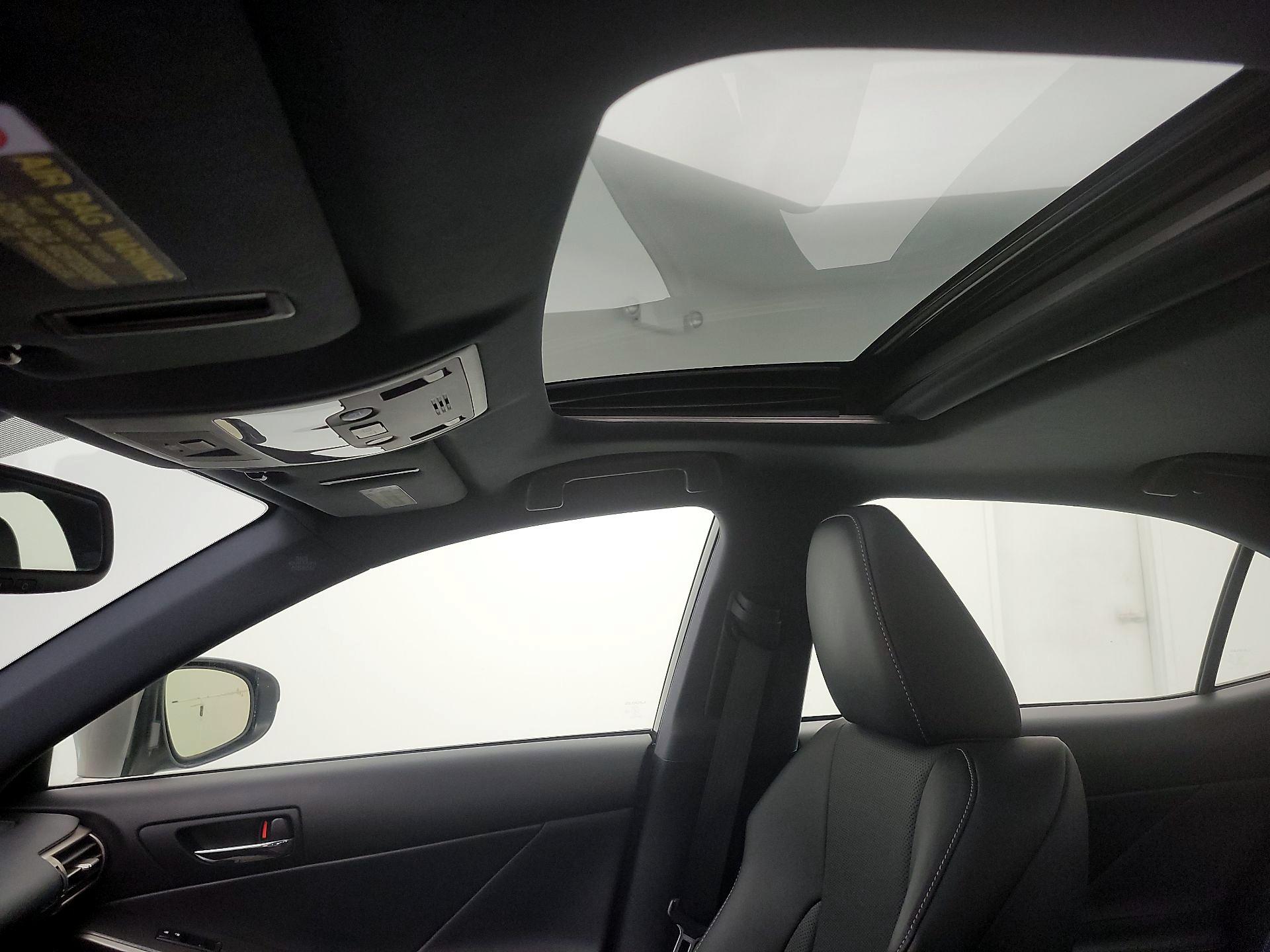 Thumbnail: 2015 Lexus IS - 20