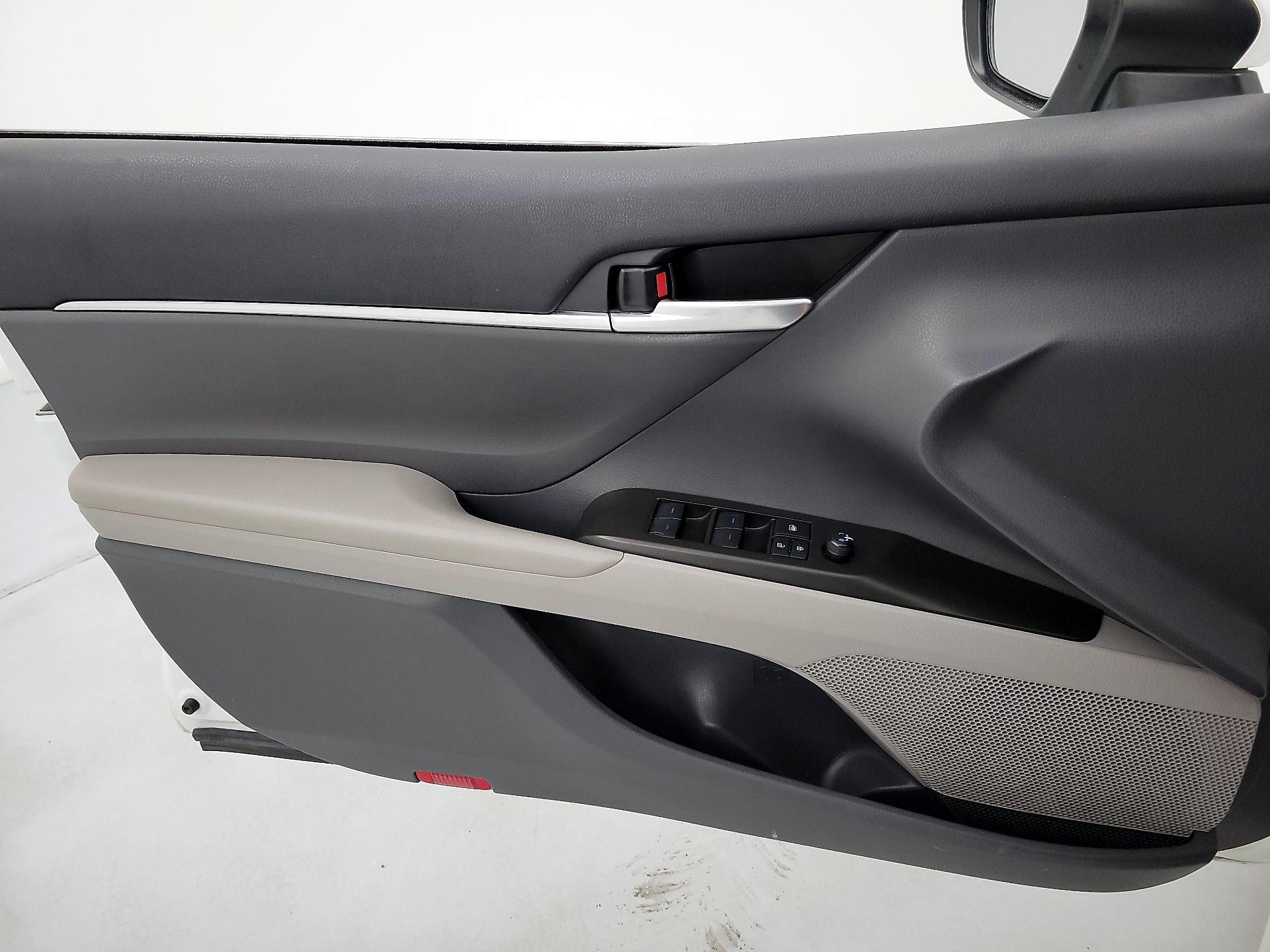 Thumbnail: 2023 Toyota Camry - 12