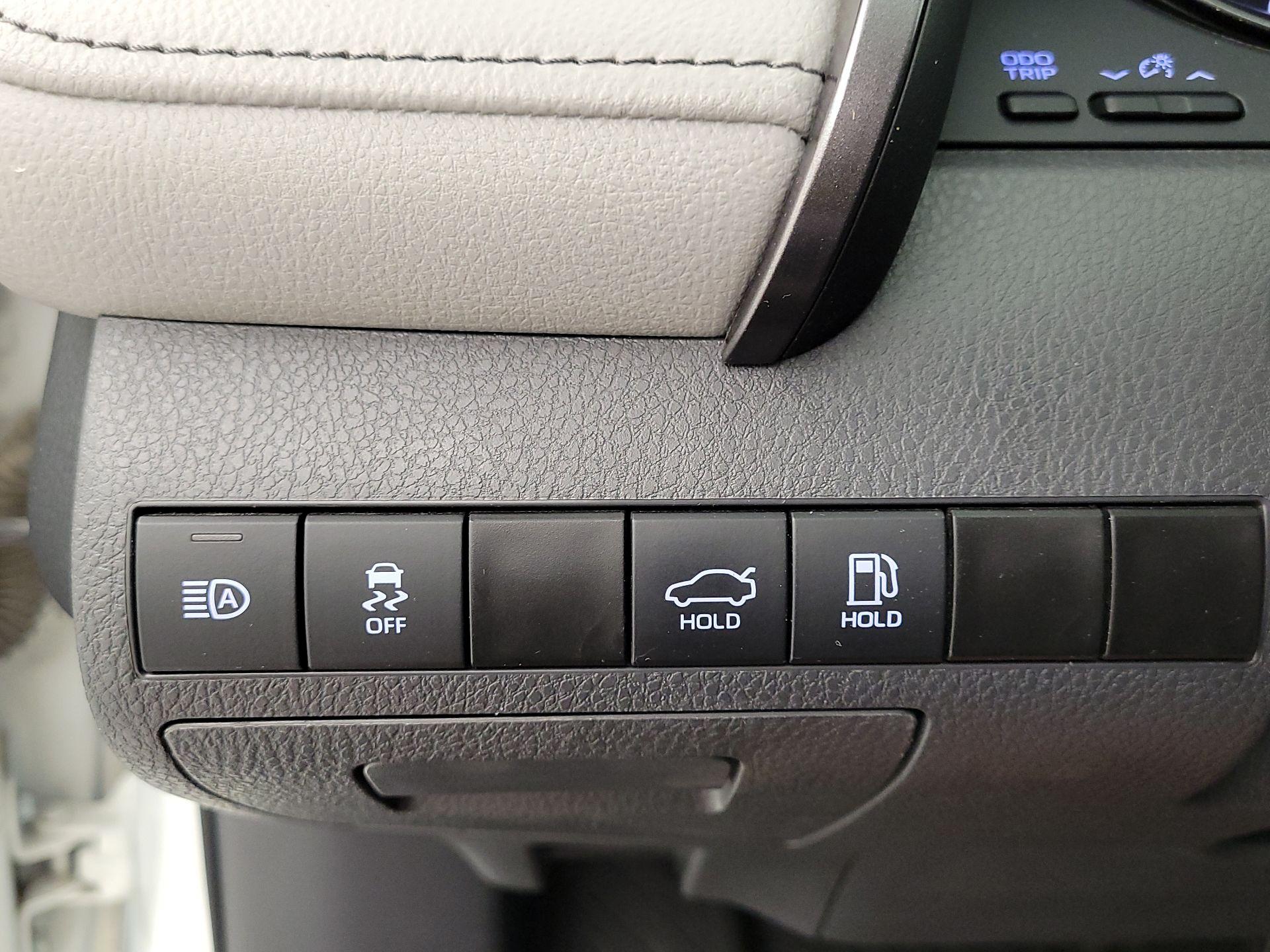 Thumbnail: 2023 Toyota Camry - 13