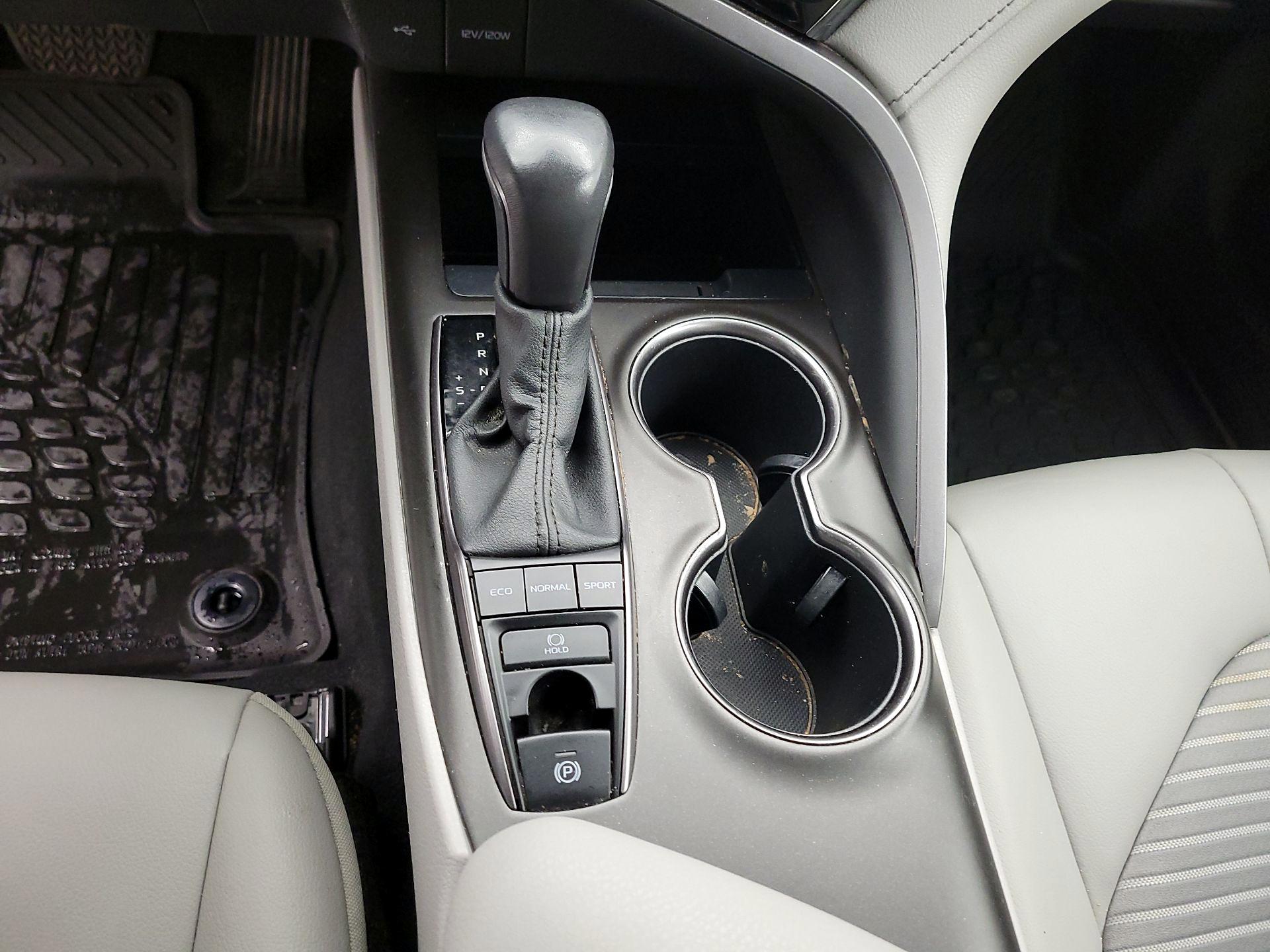 Thumbnail: 2023 Toyota Camry - 17